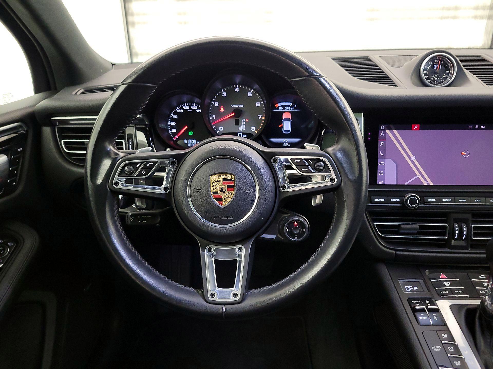 Thumbnail: 2020 Porsche Macan - 10