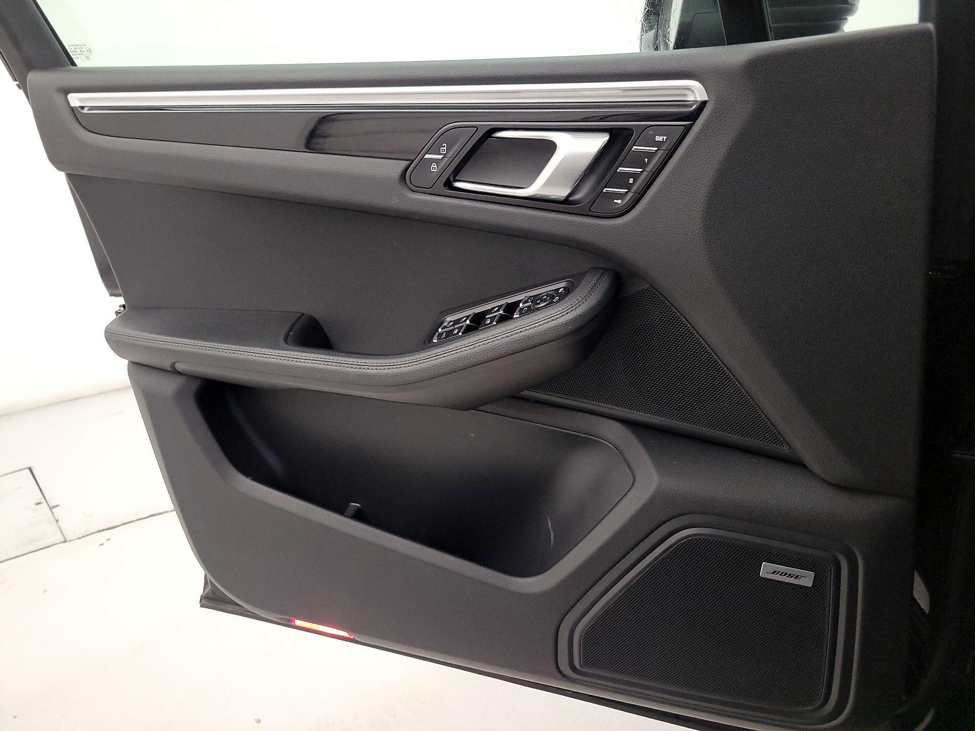 Thumbnail: 2020 Porsche Macan - 12