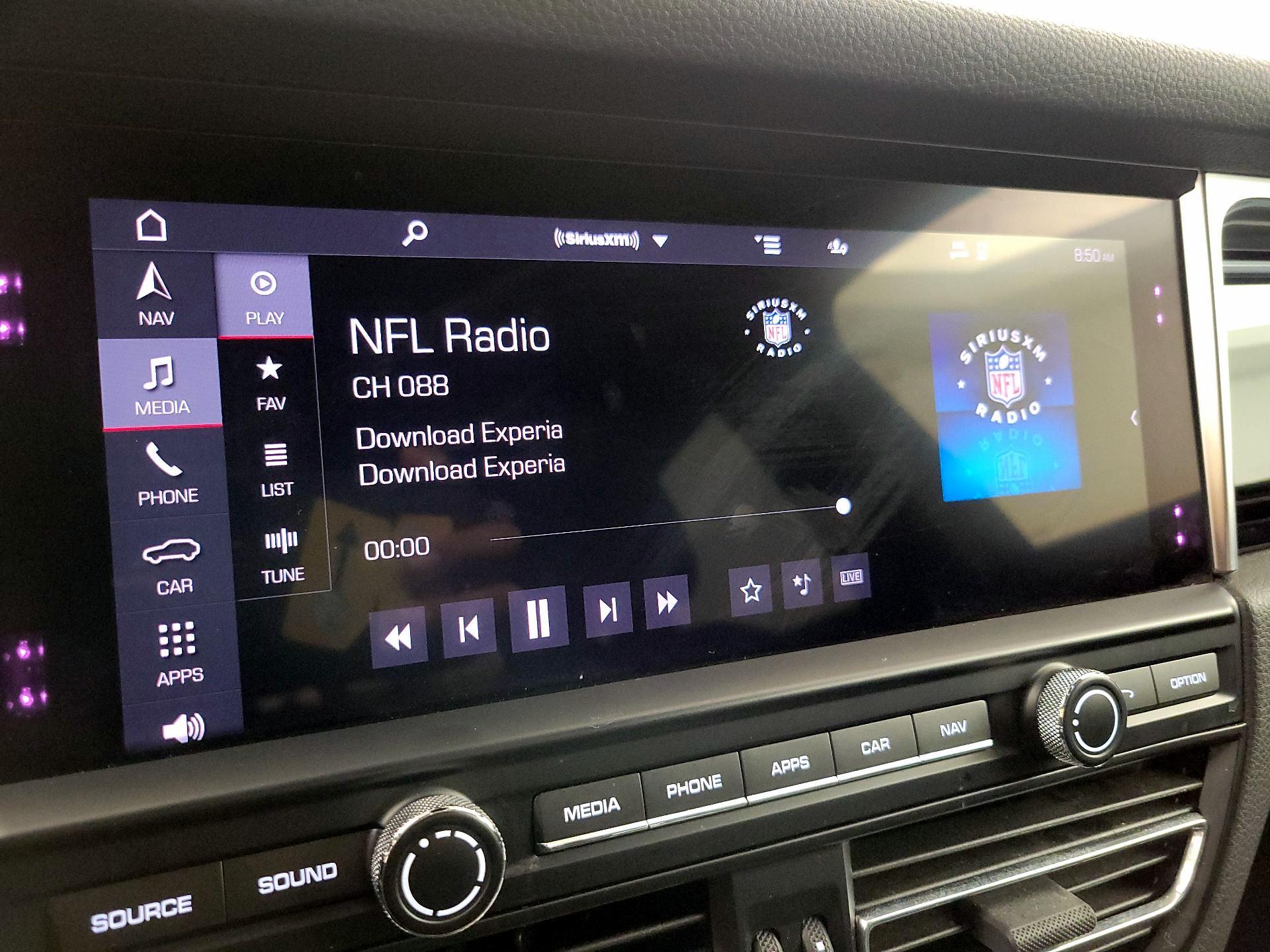 Thumbnail: 2020 Porsche Macan - 16