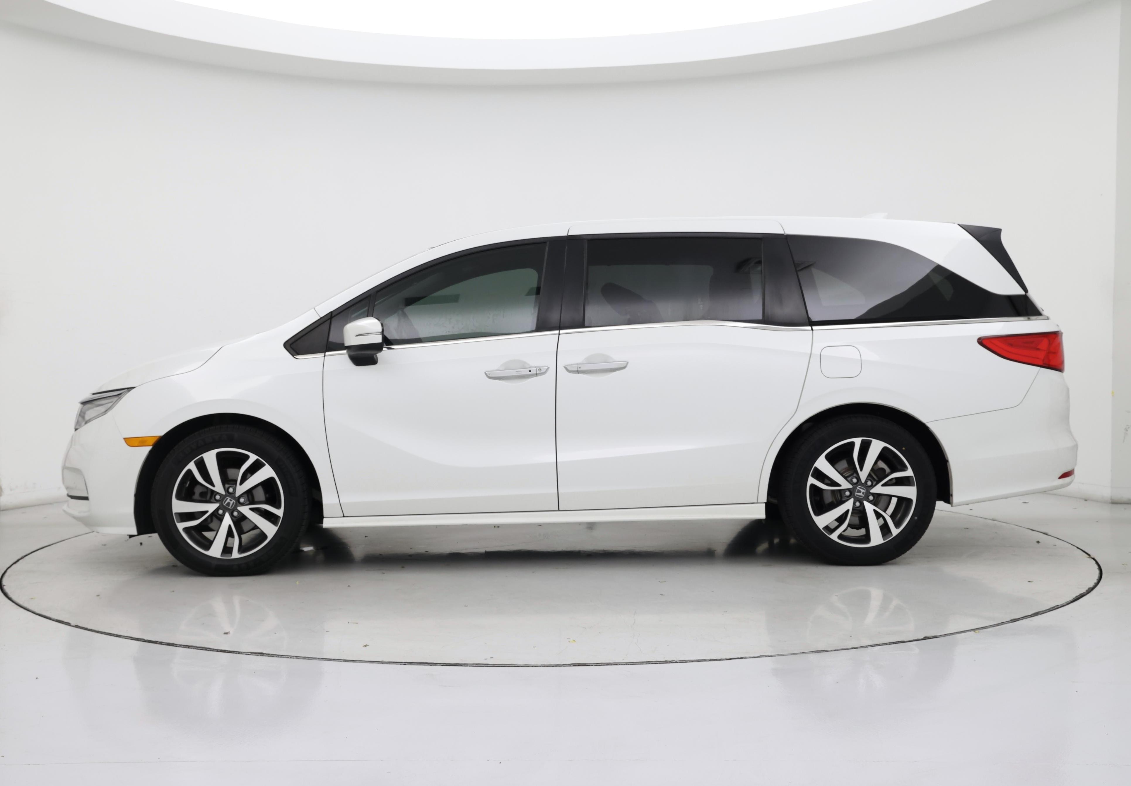 Thumbnail: 2022 Honda Odyssey - 3