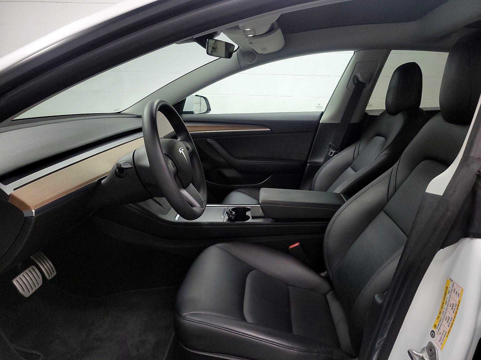 Thumbnail: 2022 Tesla Model 3 - 11