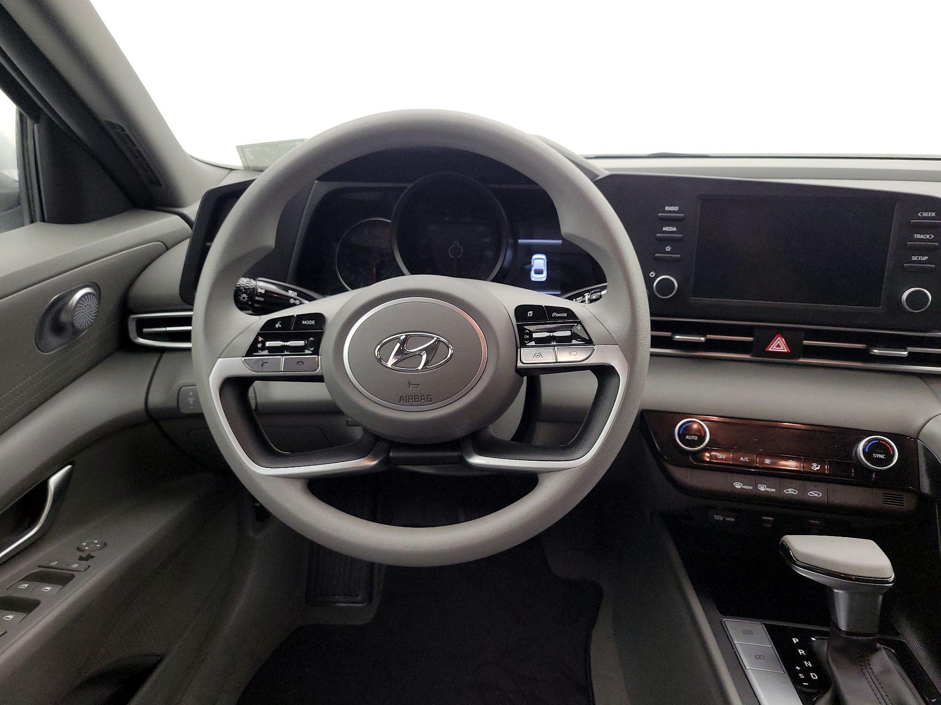 Thumbnail: 2023 Hyundai Elantra - 10