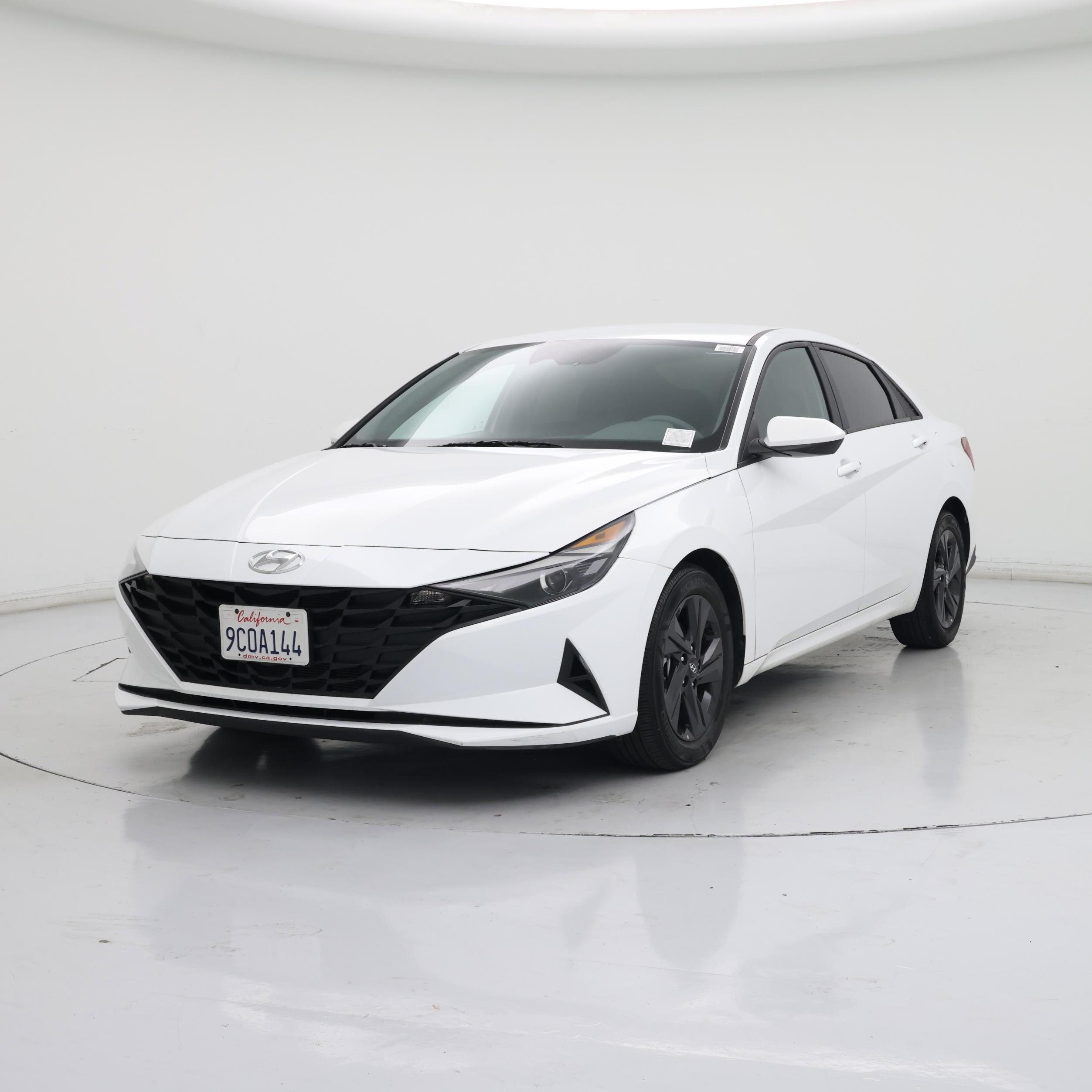 Thumbnail: 2023 Hyundai Elantra - 4
