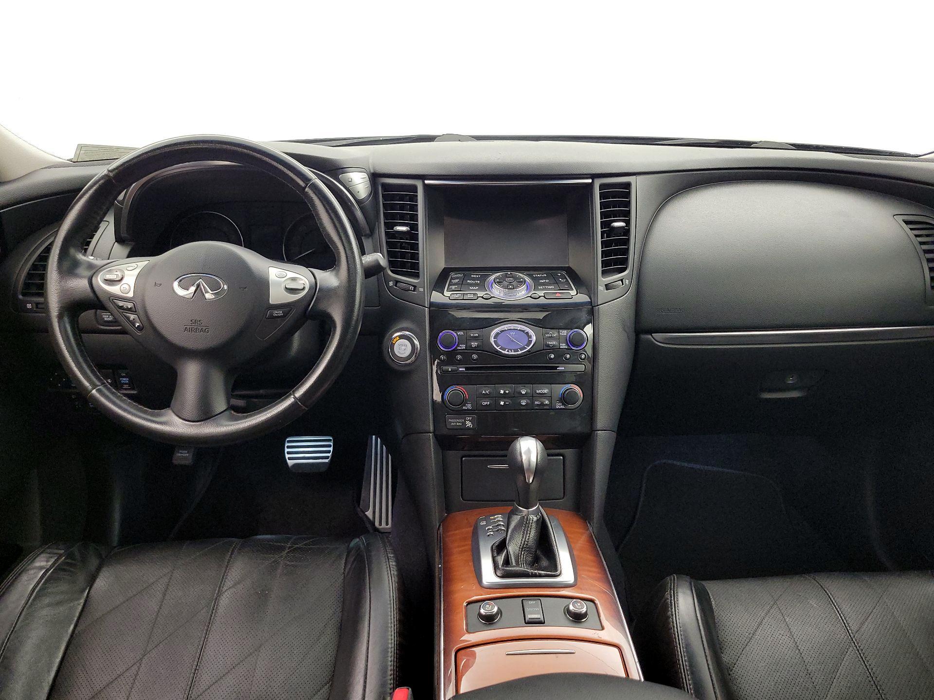 Thumbnail: 2015 INFINITI QX70 - 9