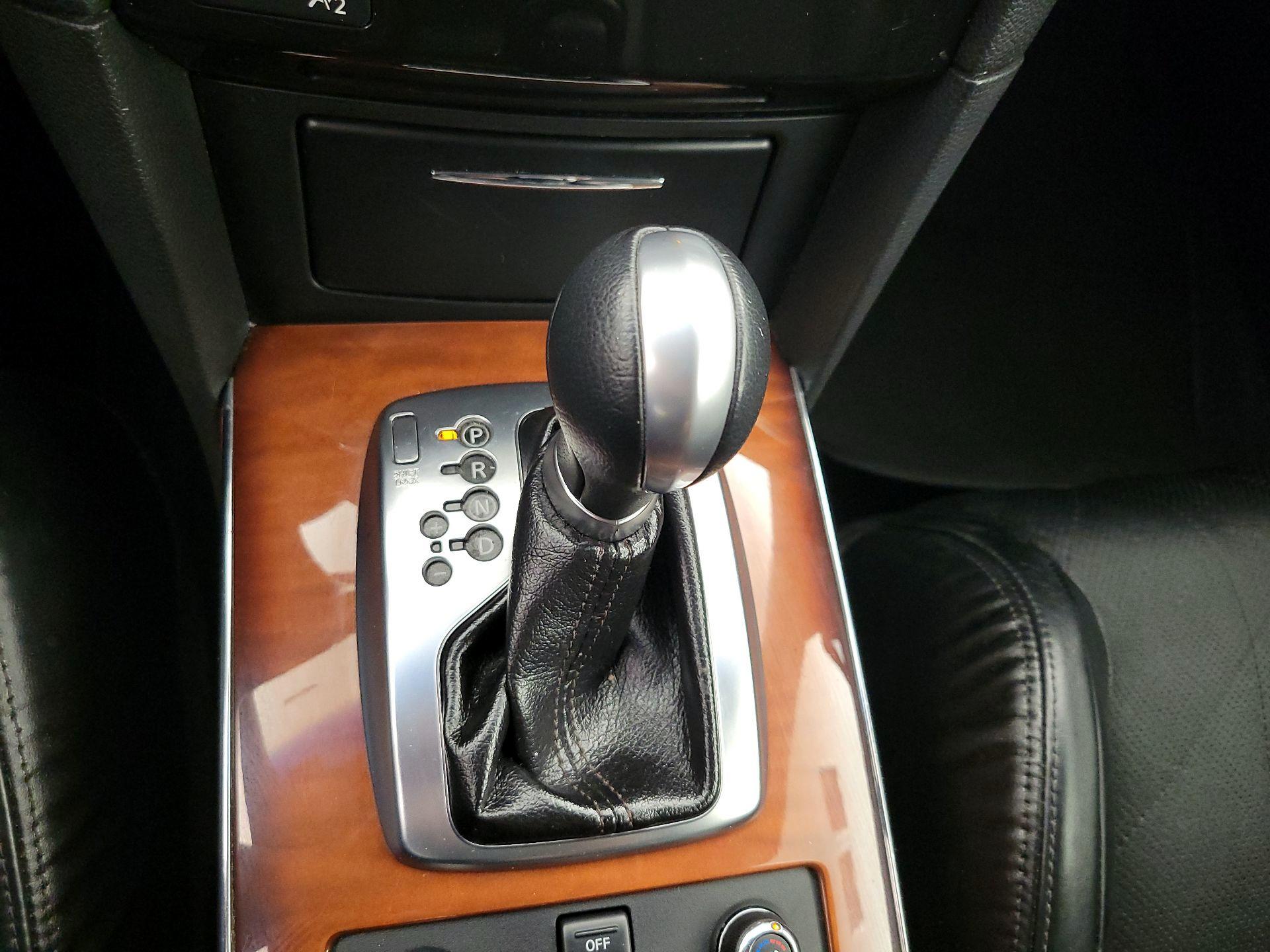 Thumbnail: 2015 INFINITI QX70 - 18
