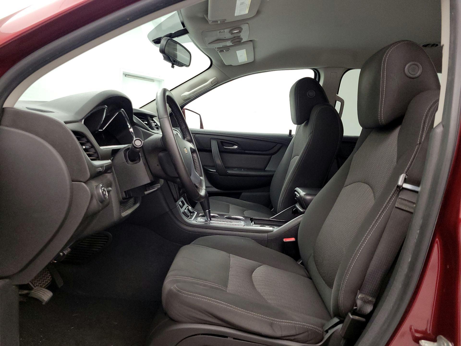 Thumbnail: 2017 Chevrolet Traverse - 11