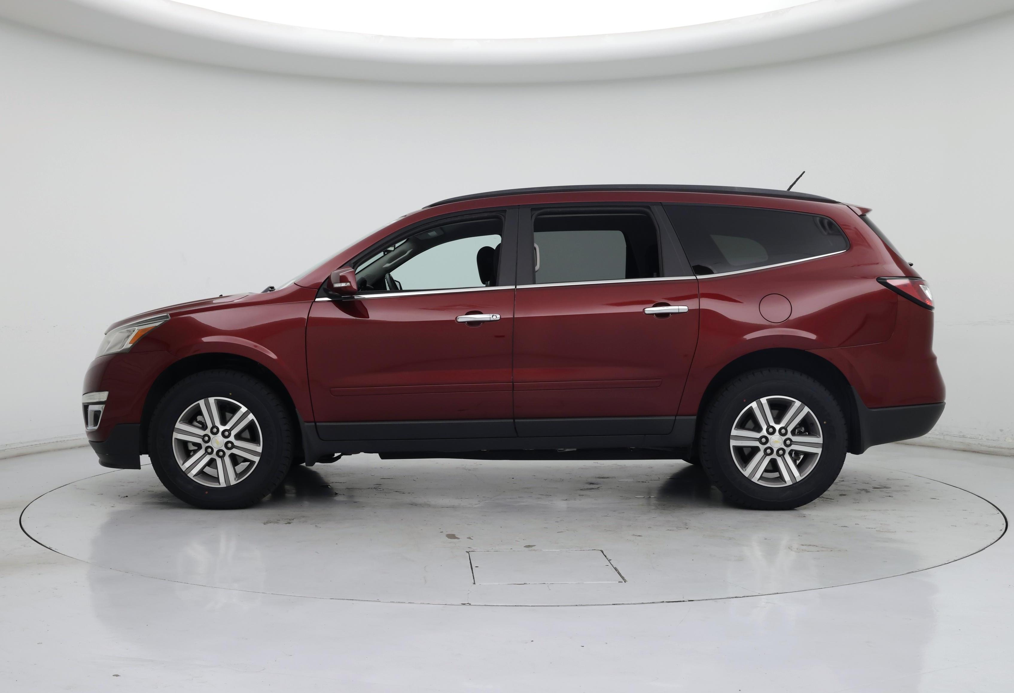 Thumbnail: 2017 Chevrolet Traverse - 3