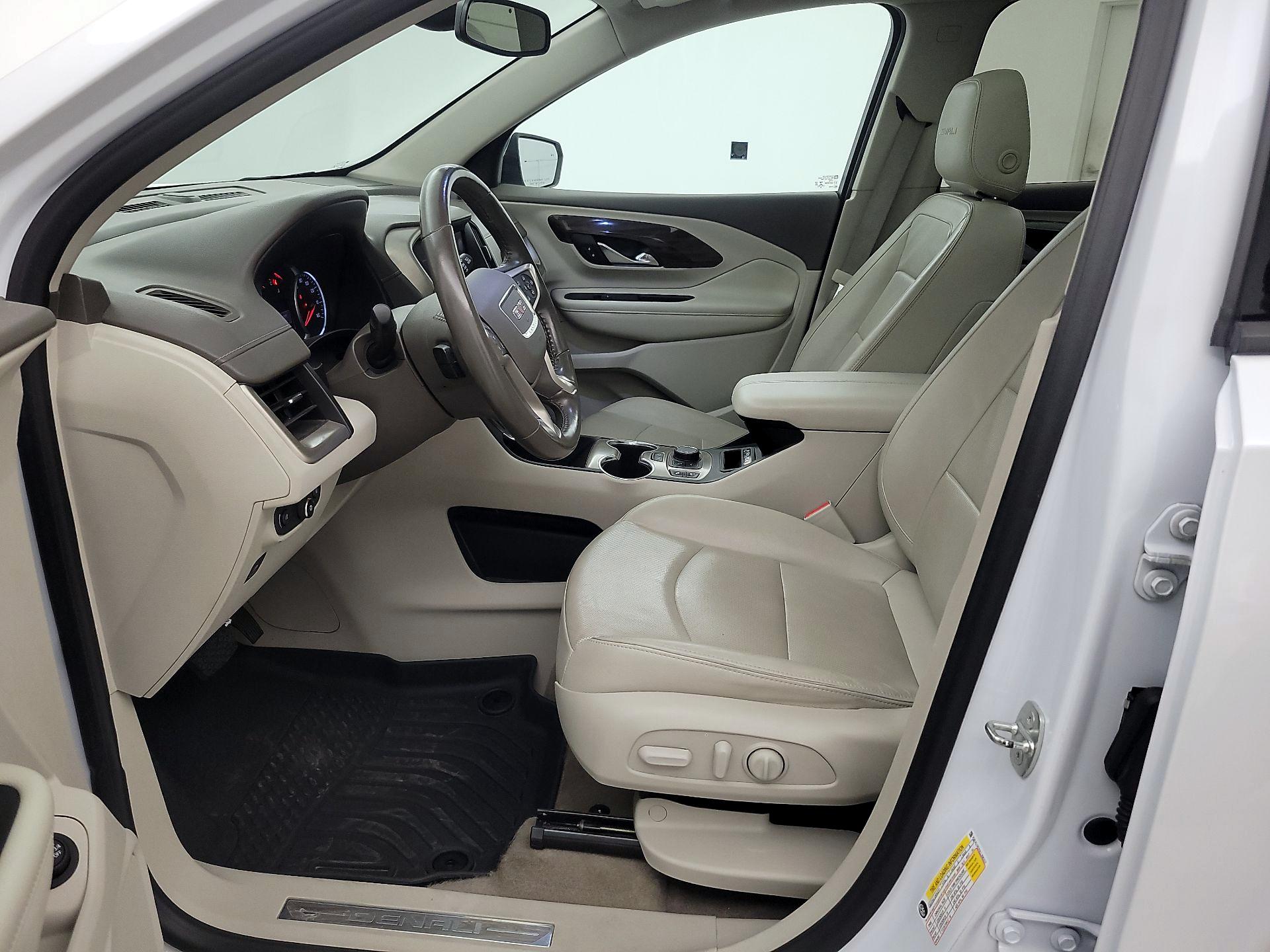 Thumbnail: 2020 GMC Terrain - 11
