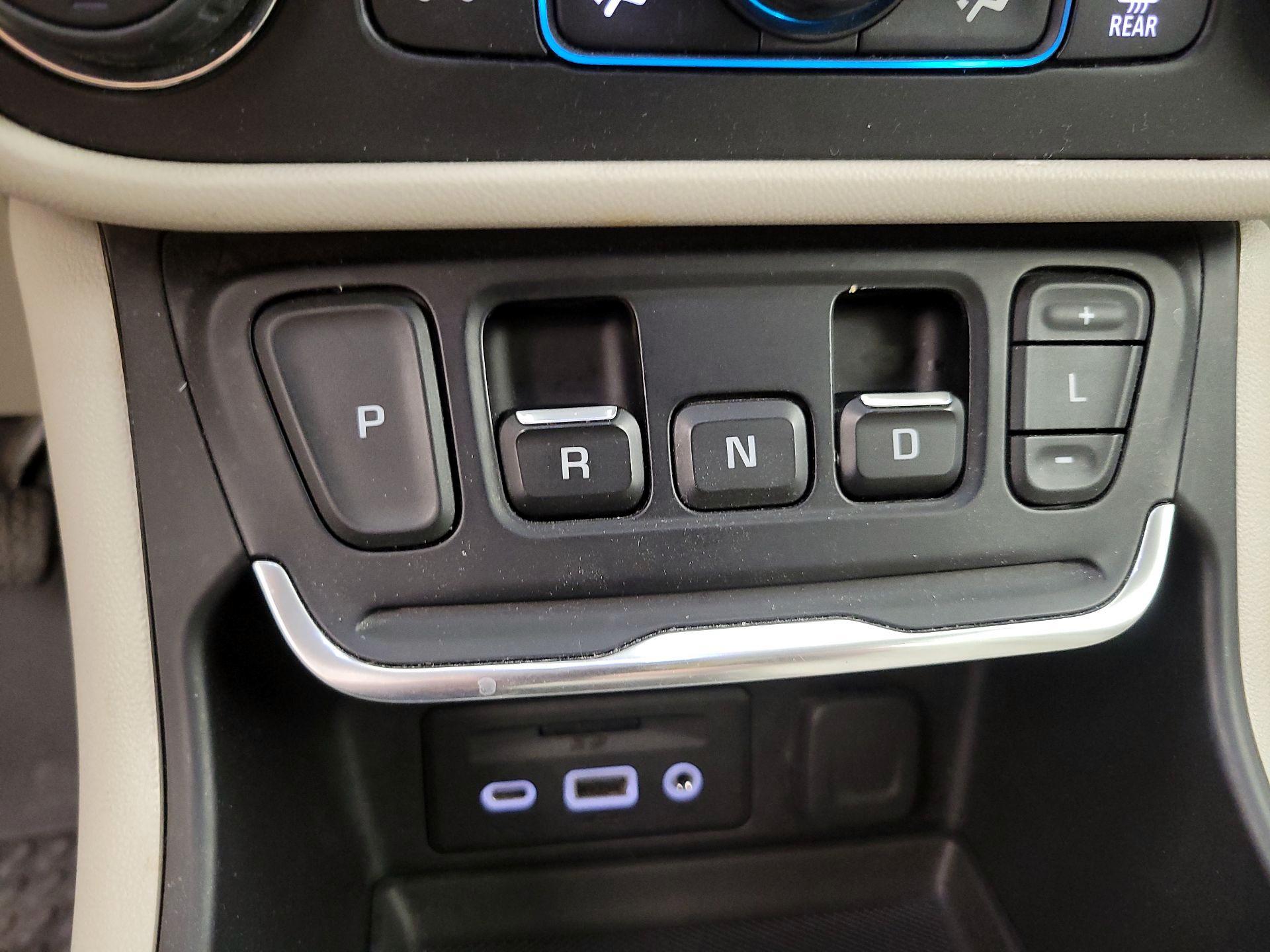 Thumbnail: 2020 GMC Terrain - 17