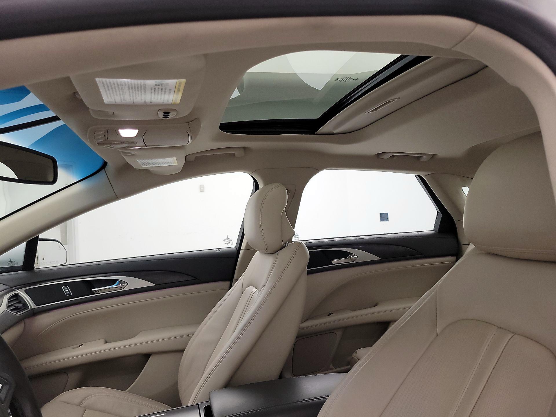 Thumbnail: 2017 Lincoln MKZ - 19