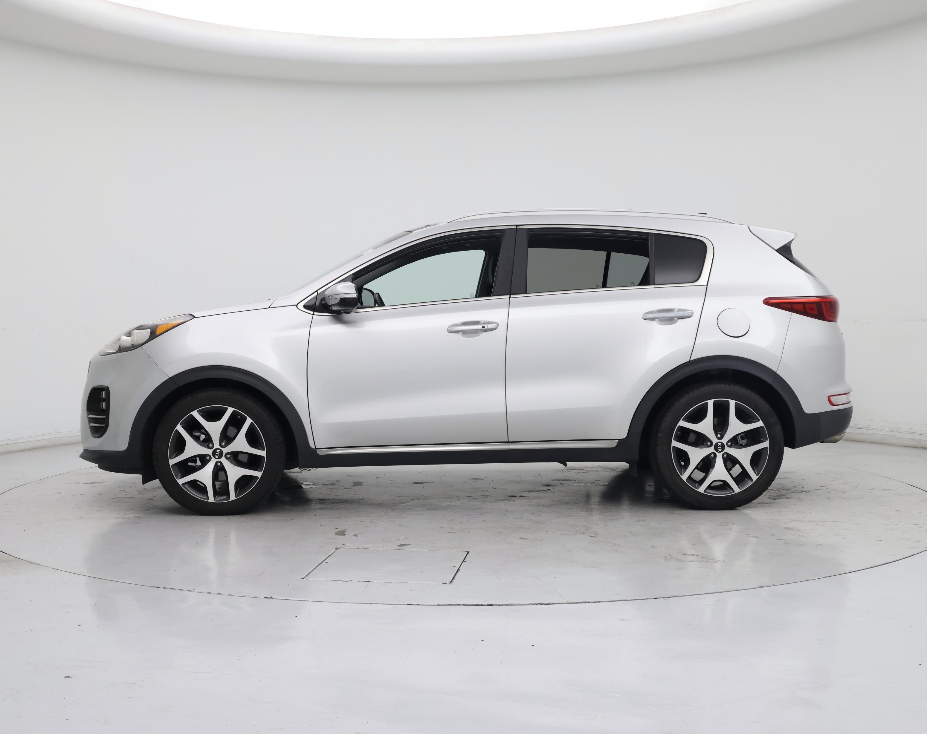 Thumbnail: 2017 Kia Sportage - 3