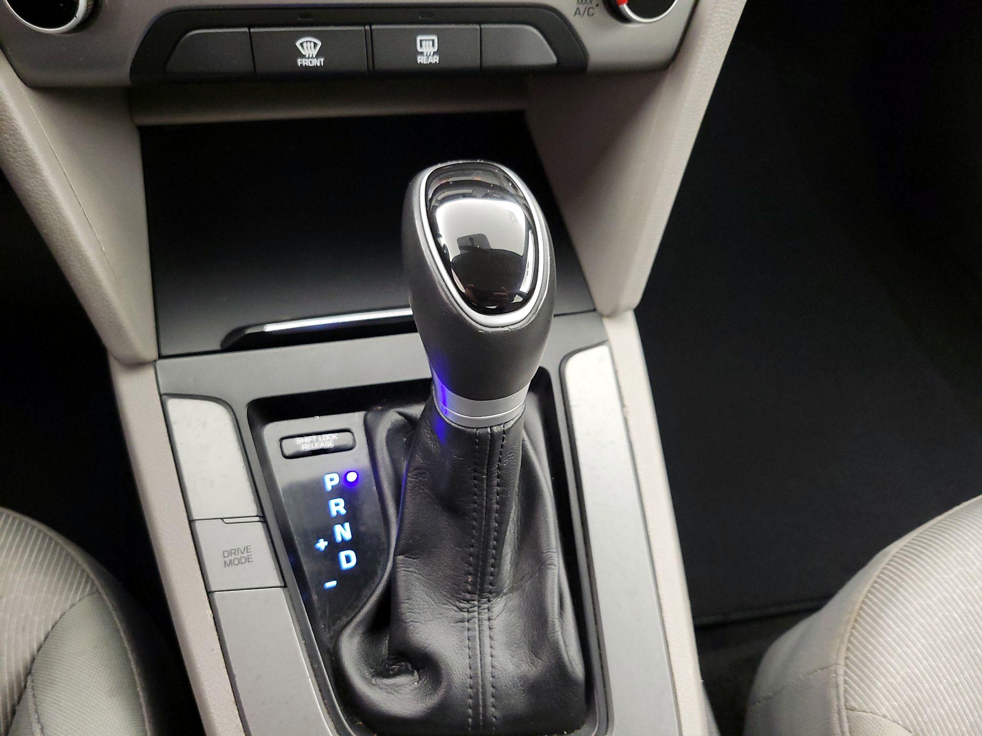 Thumbnail: 2017 Hyundai Elantra - 17