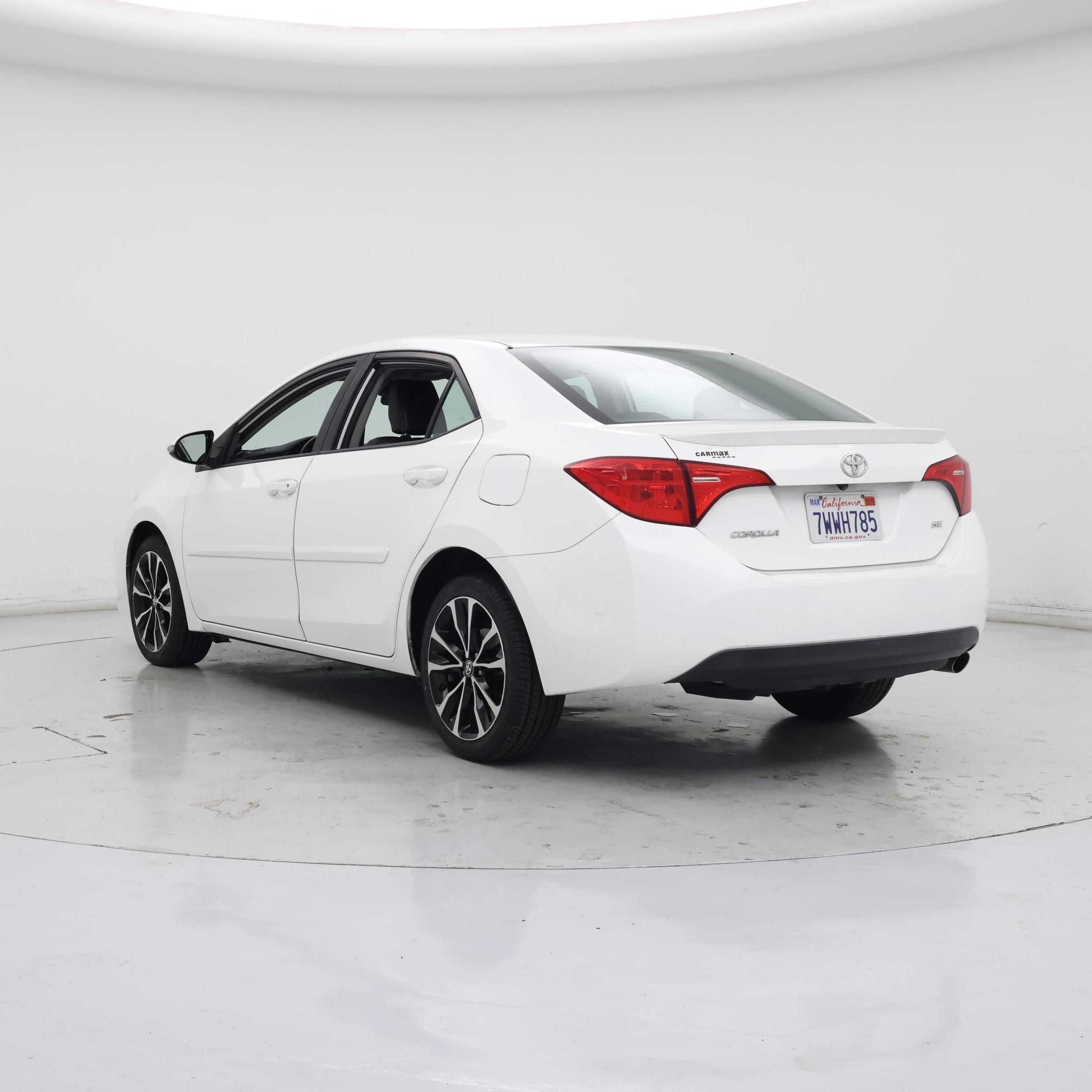 Thumbnail: 2017 Toyota Corolla - 2