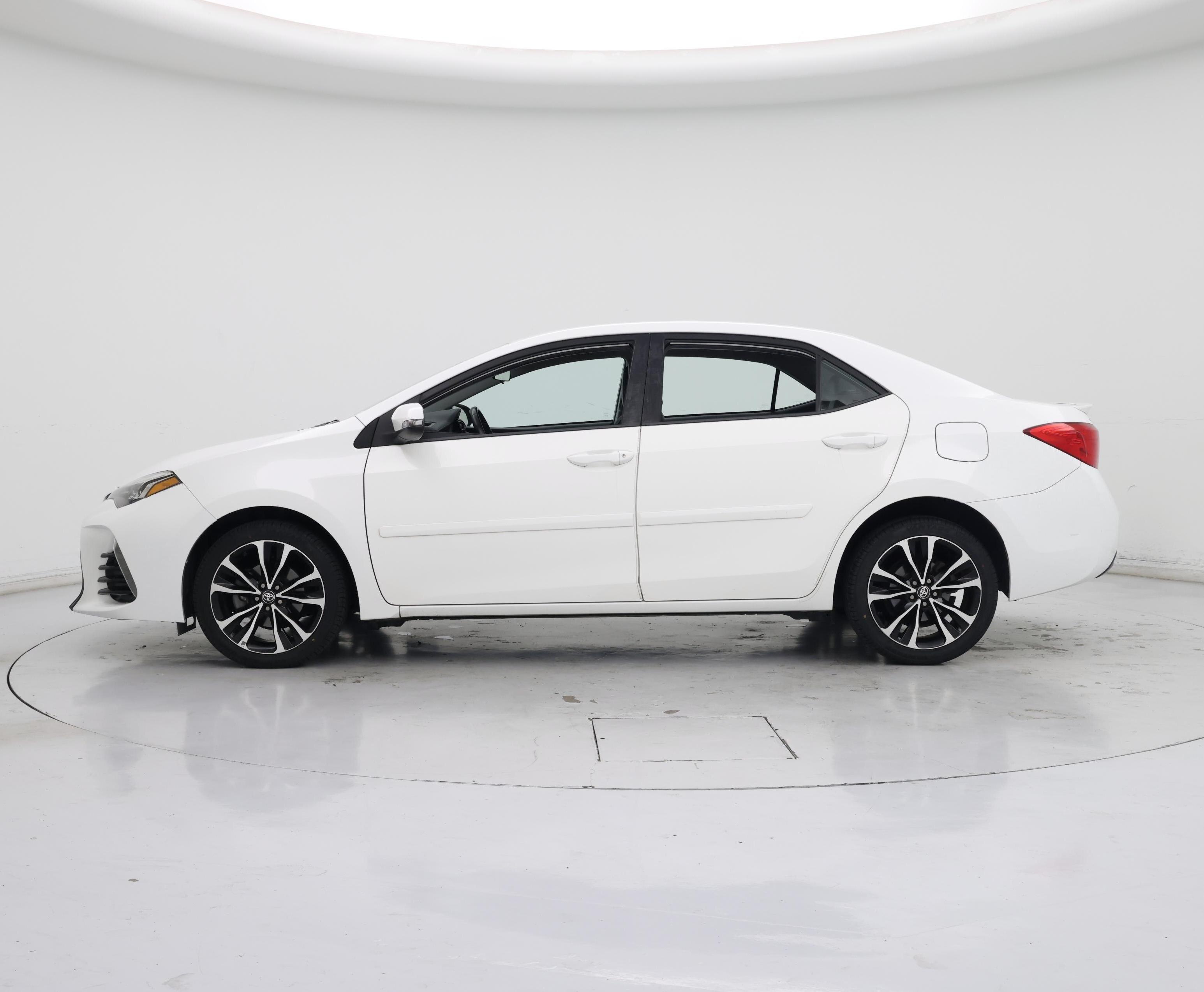 Thumbnail: 2017 Toyota Corolla - 3