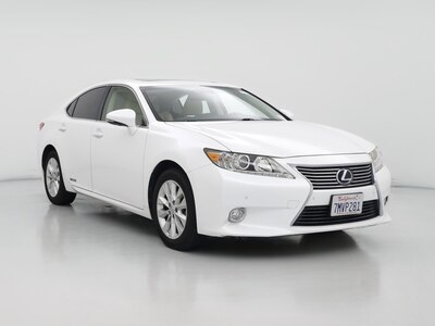 White 2015 Lexus ES 300h