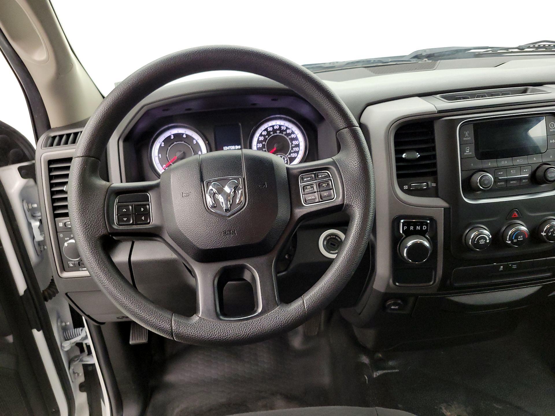 Thumbnail: 2019 RAM 1500 Classic - 10