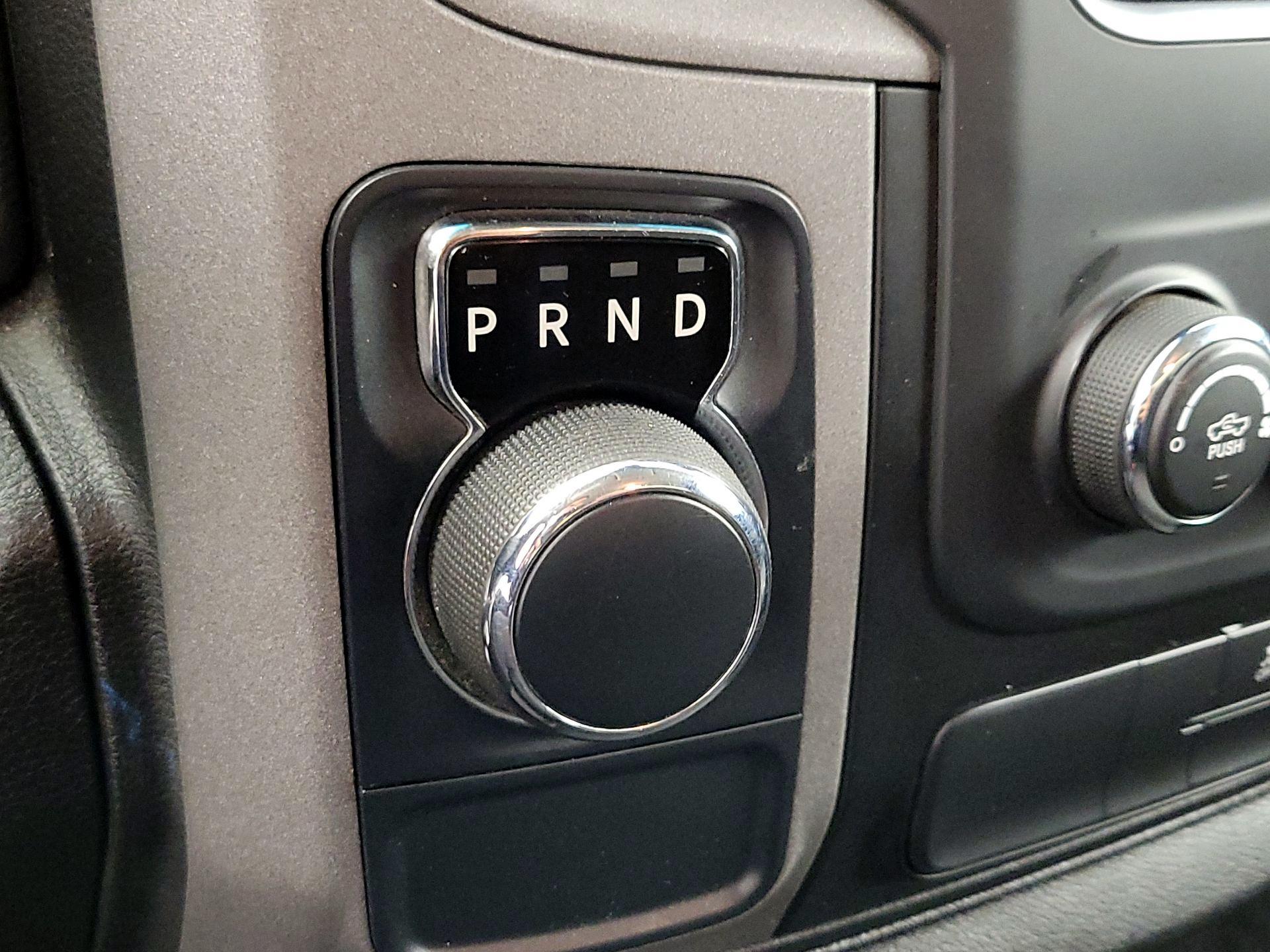 Thumbnail: 2019 RAM 1500 Classic - 17