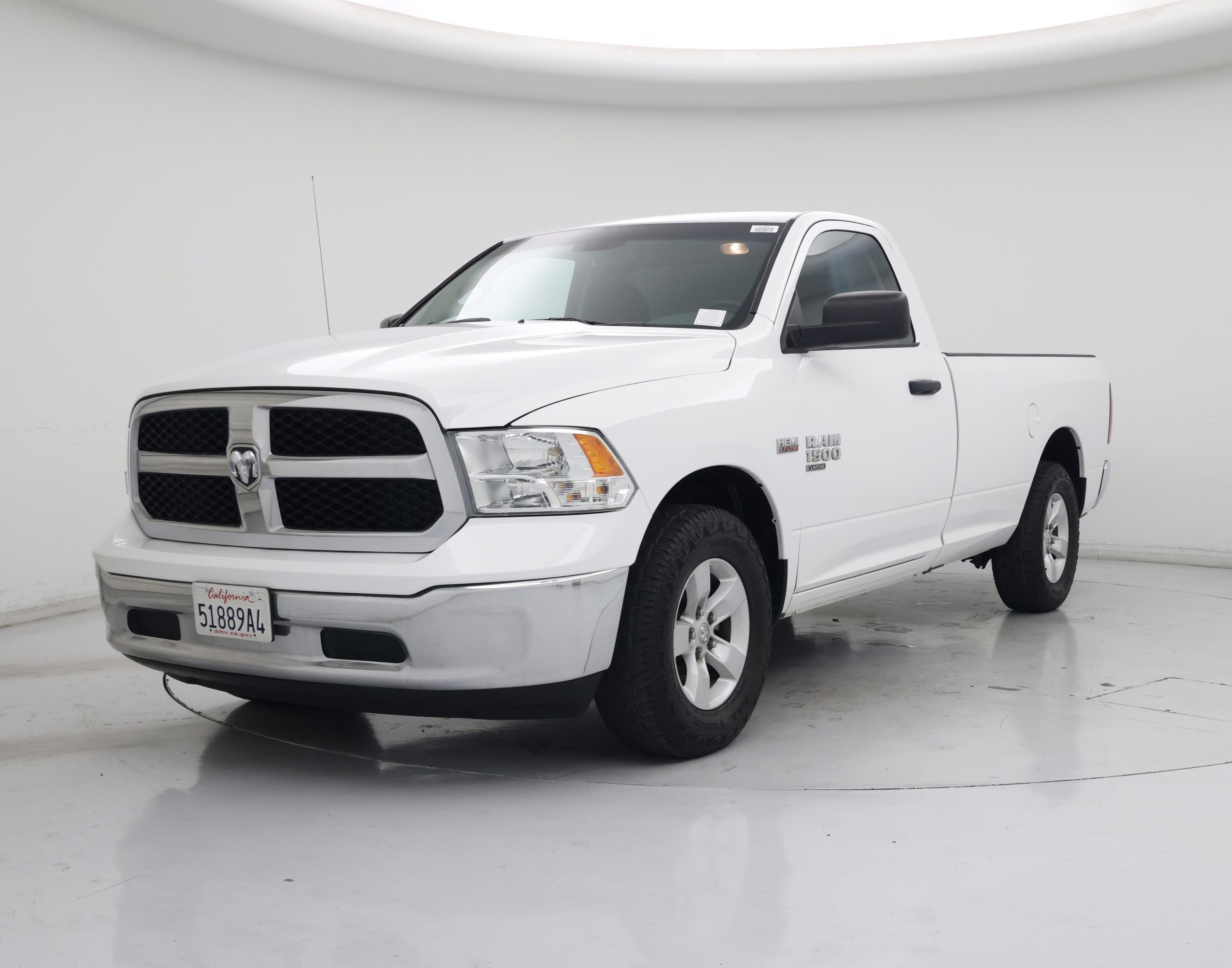 Thumbnail: 2019 RAM 1500 Classic - 4