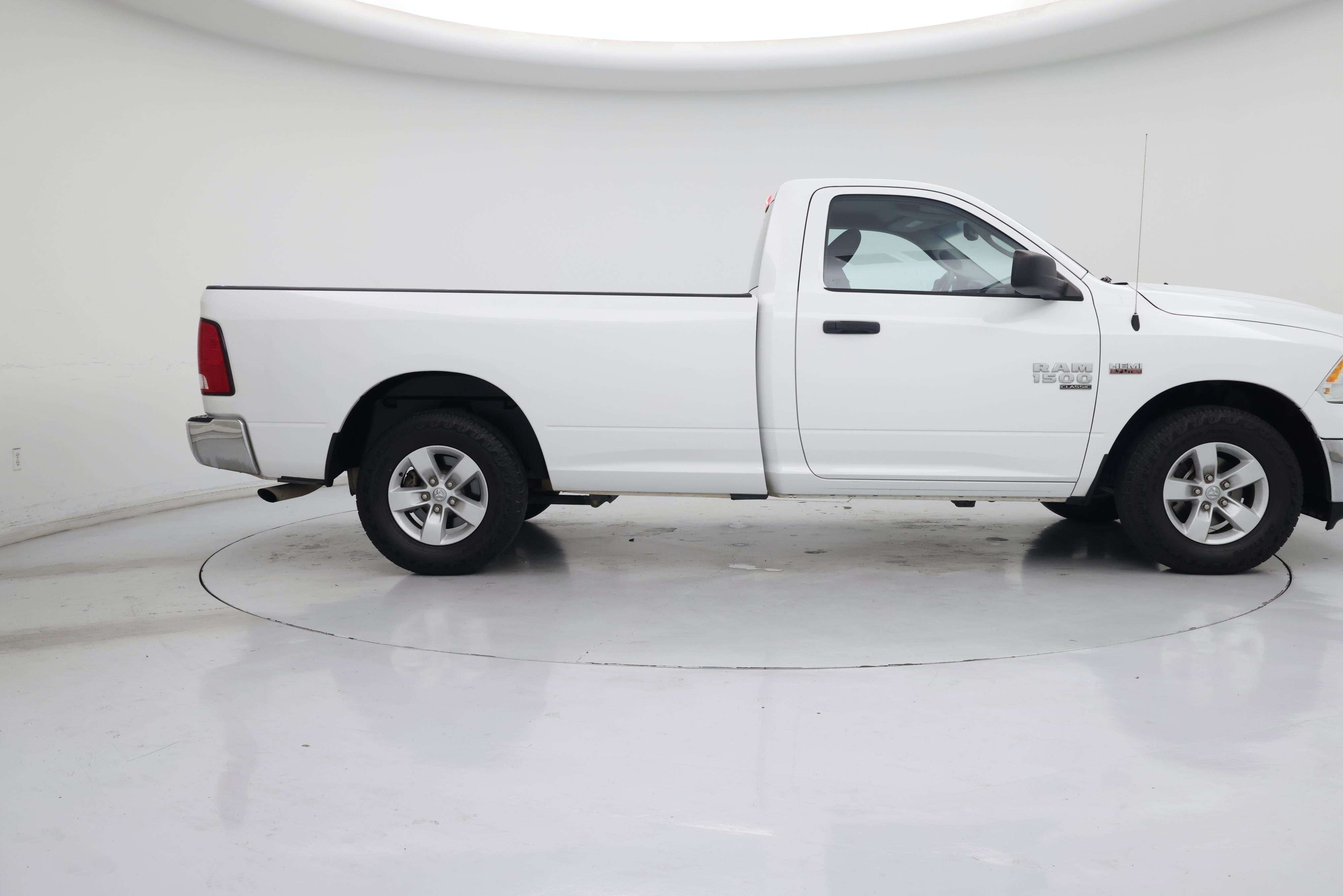 Thumbnail: 2019 RAM 1500 Classic - 7