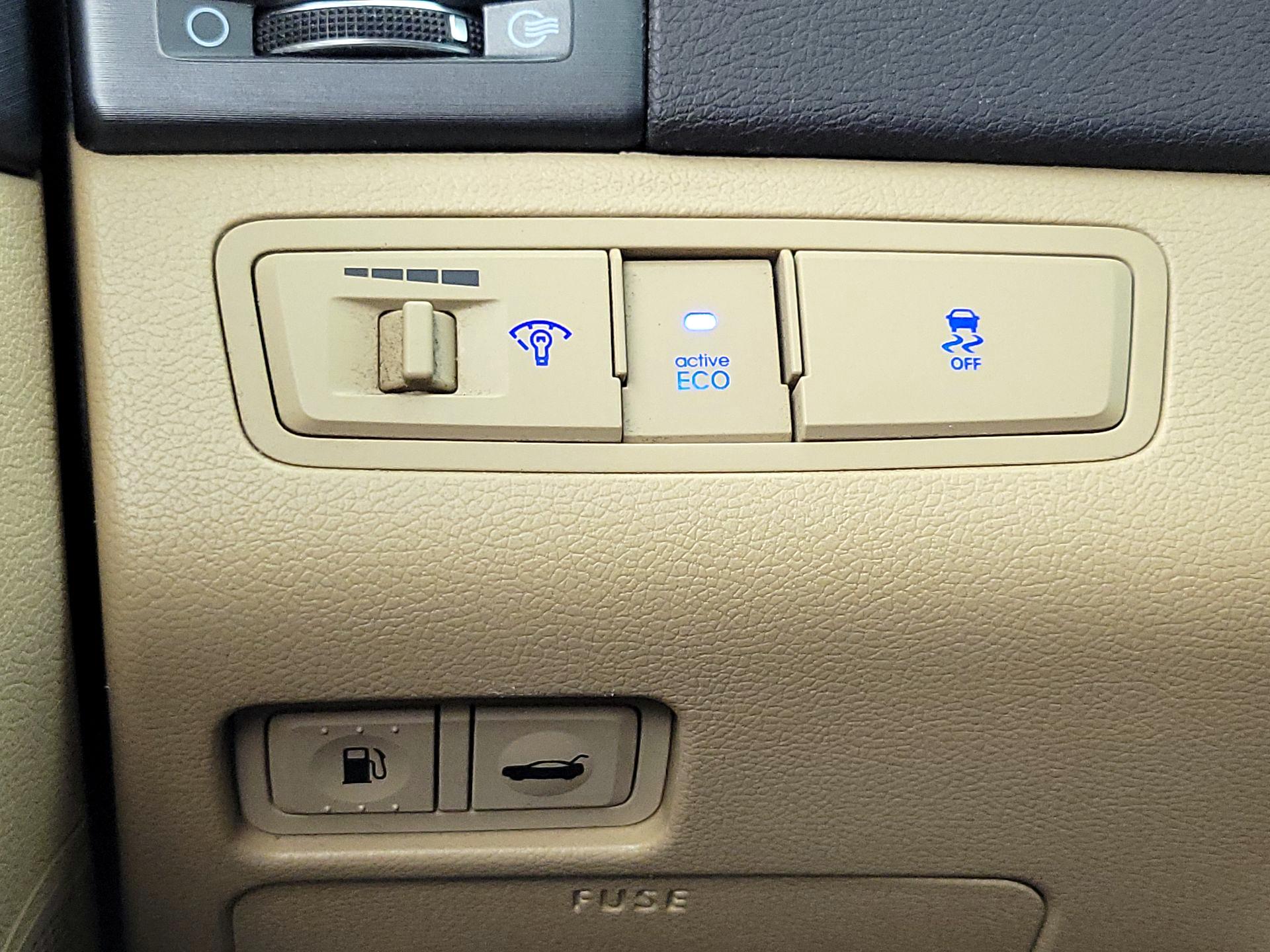 Thumbnail: 2014 Hyundai Sonata - 13