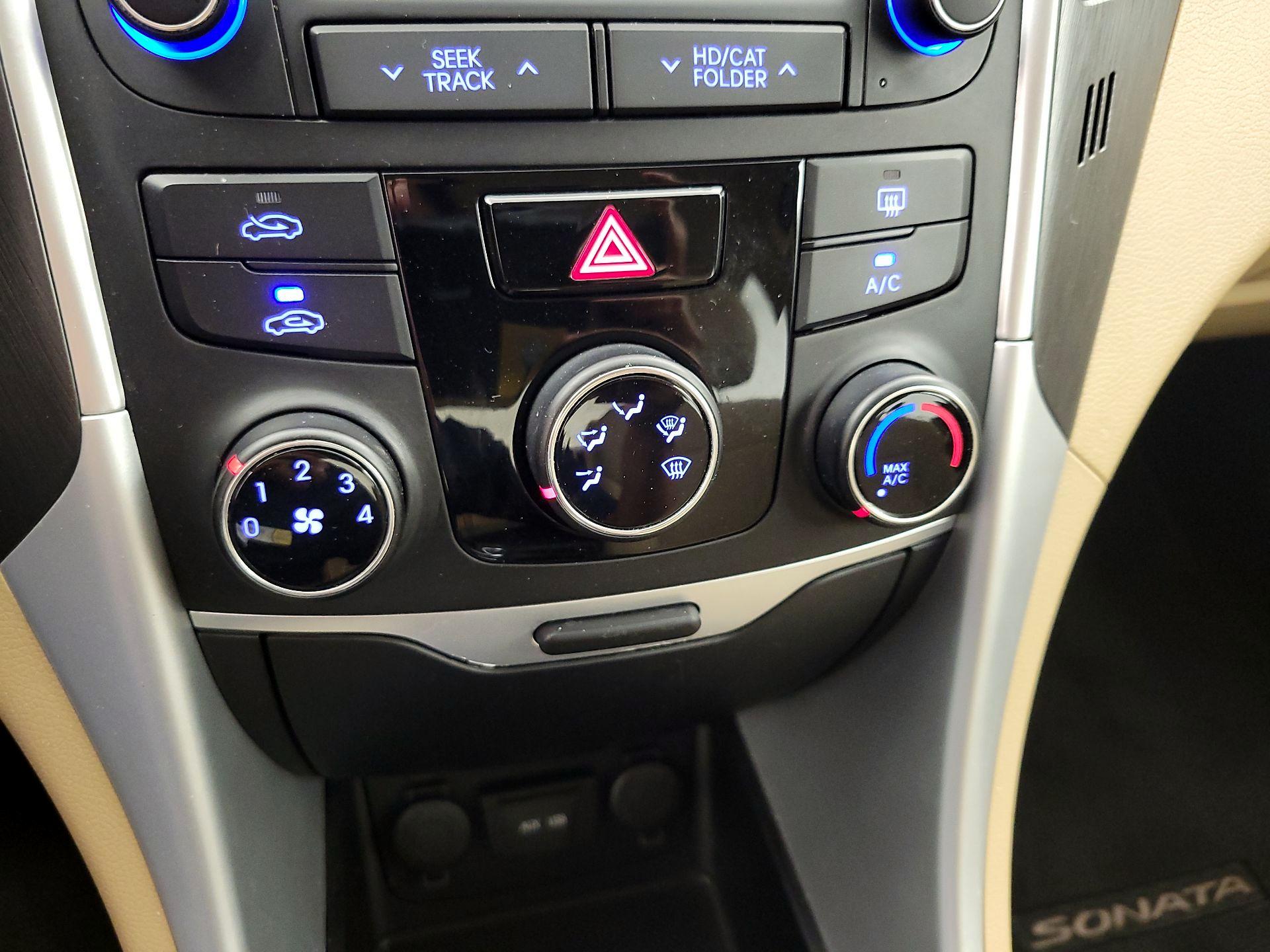 Thumbnail: 2014 Hyundai Sonata - 16