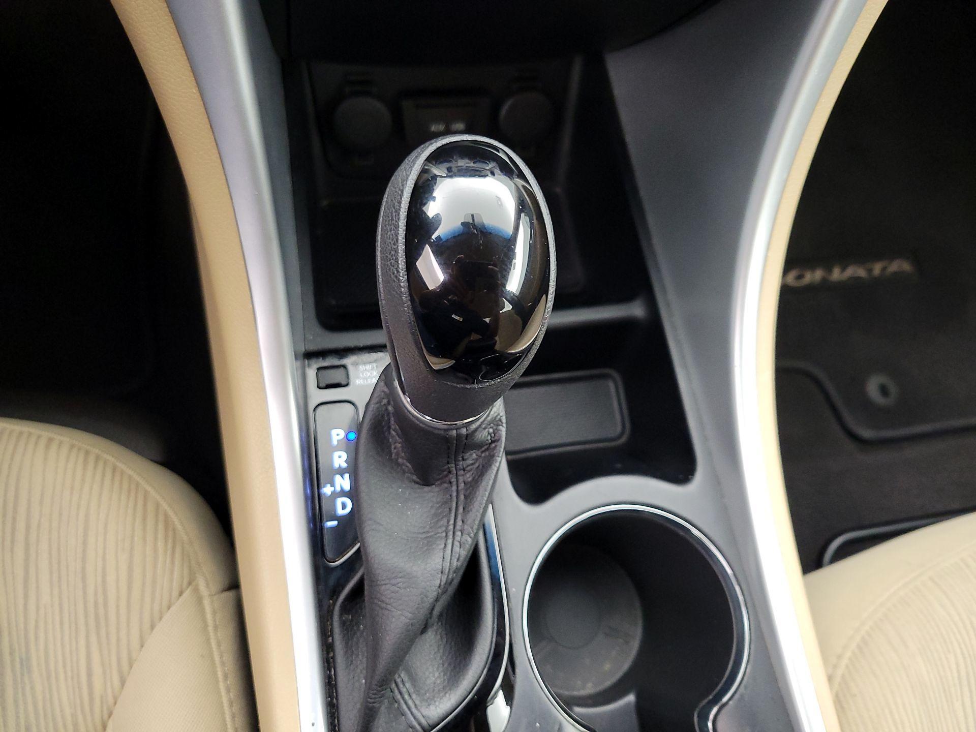 Thumbnail: 2014 Hyundai Sonata - 17