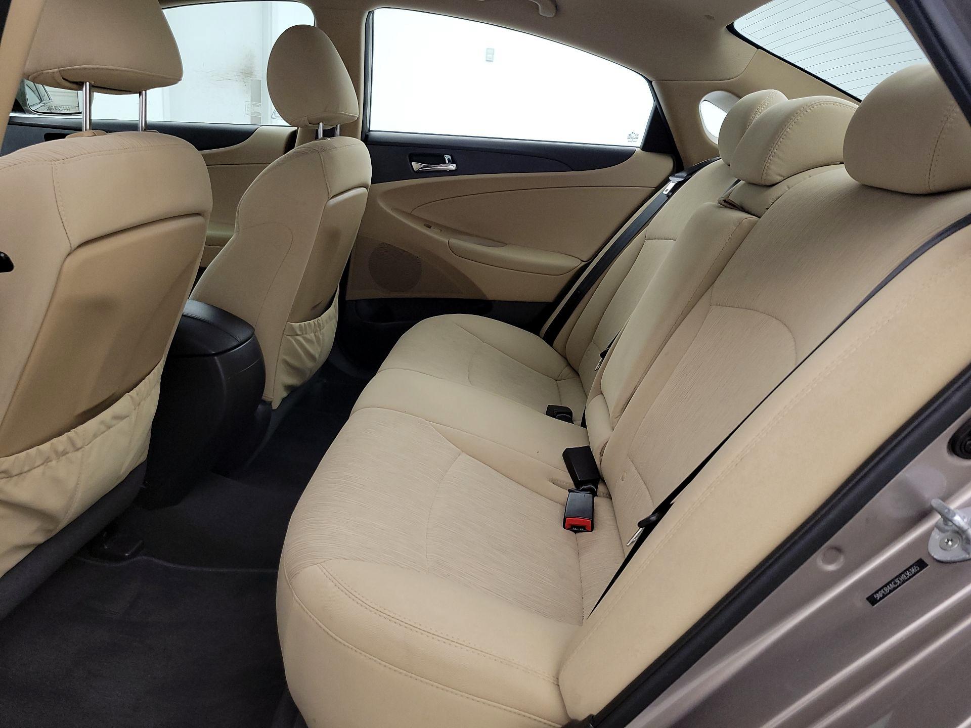 Thumbnail: 2014 Hyundai Sonata - 19