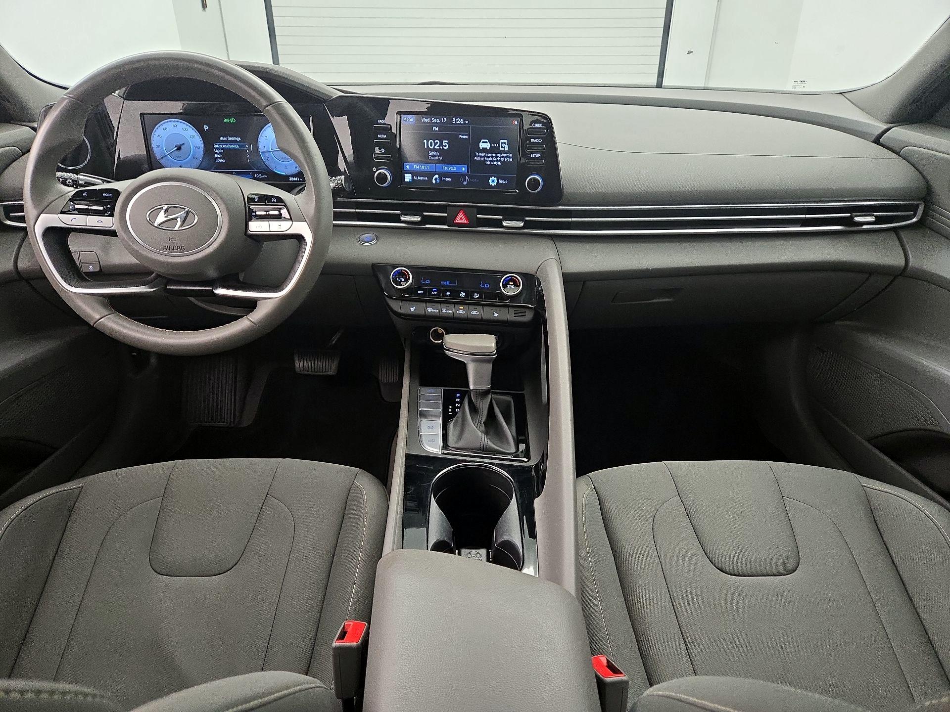 Thumbnail: 2022 Hyundai Elantra - 9