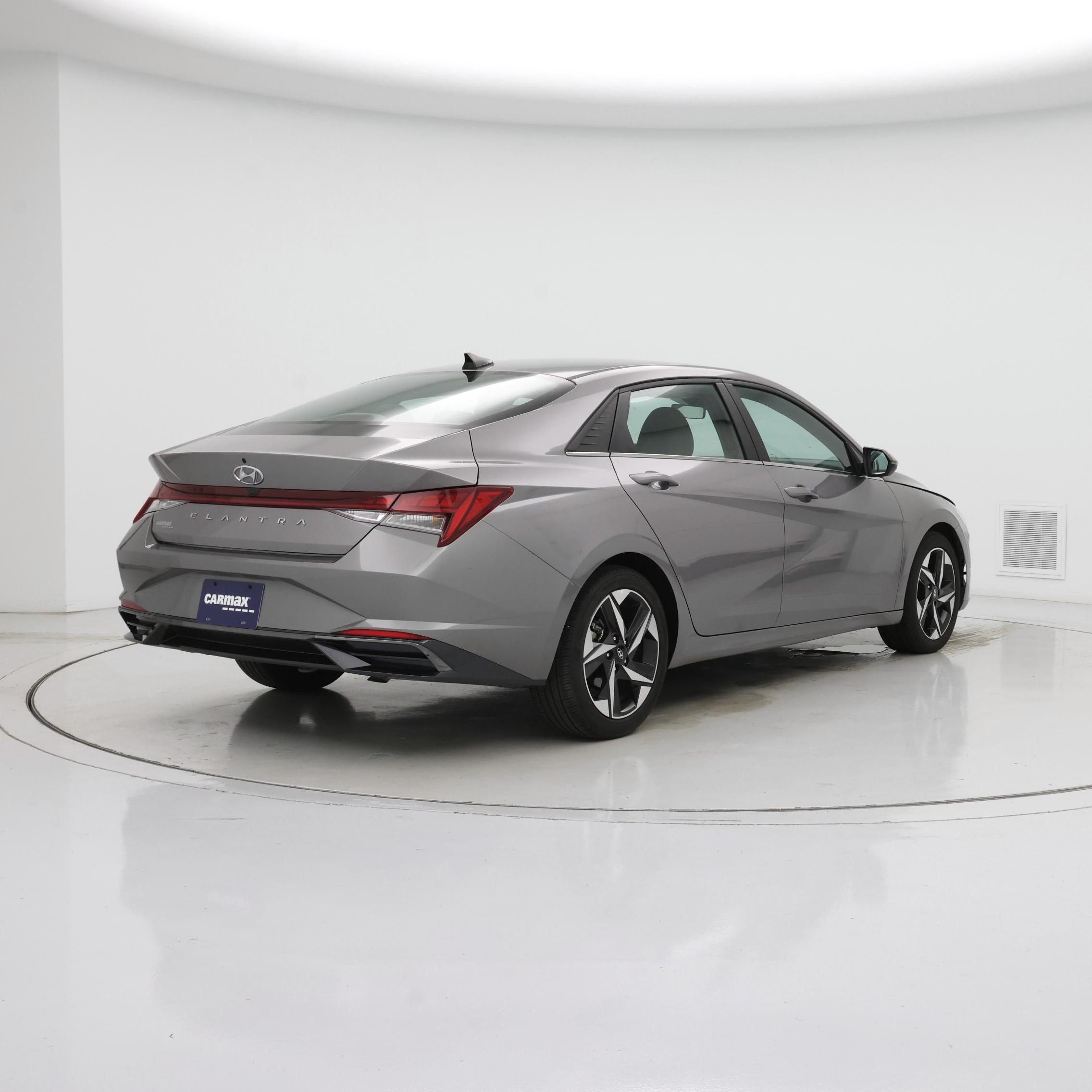 Thumbnail: 2022 Hyundai Elantra - 8