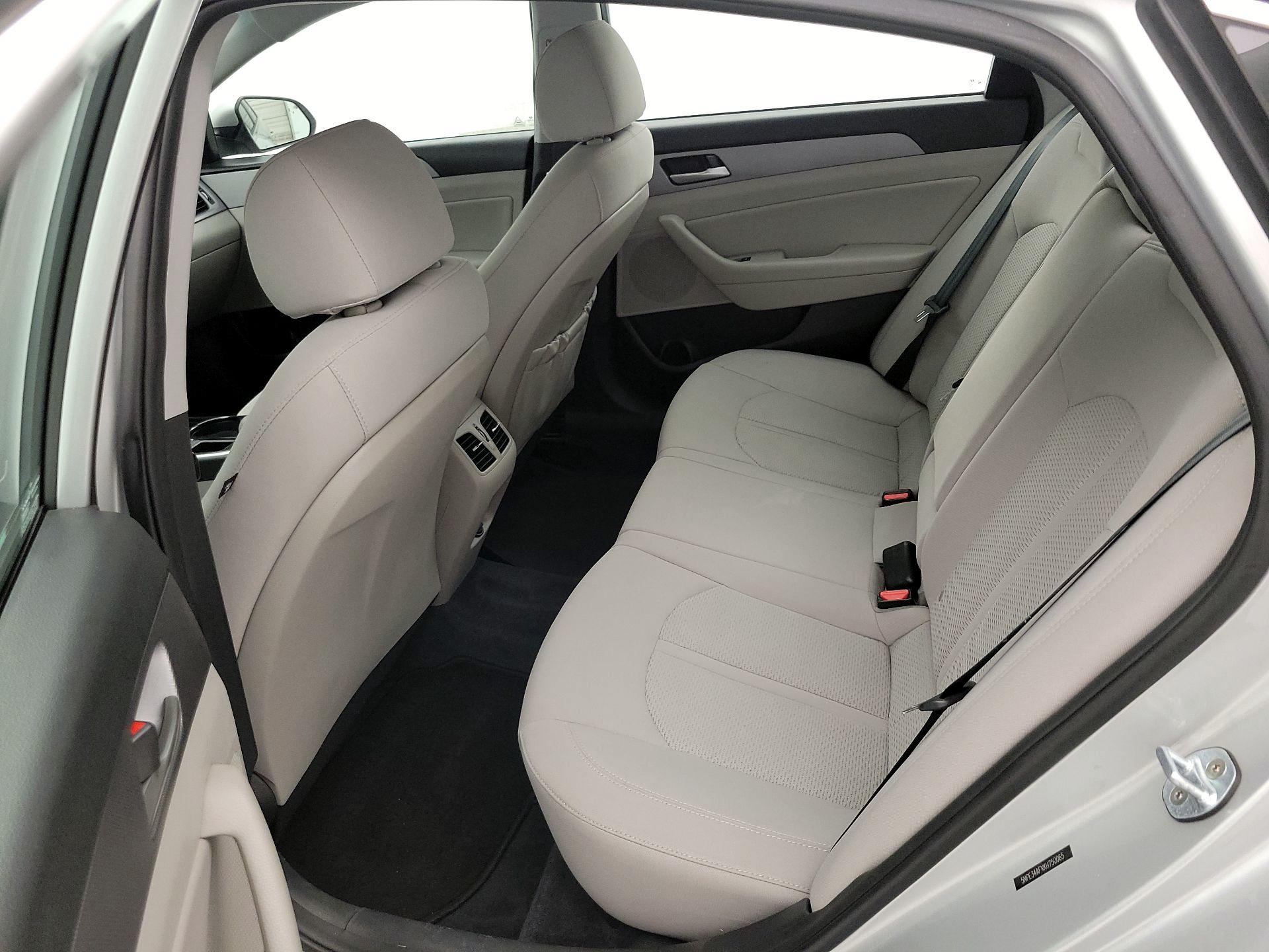 Thumbnail: 2019 Hyundai Sonata - 18