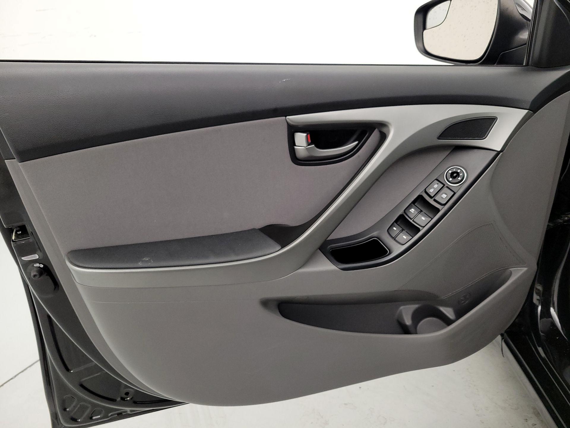 Thumbnail: 2015 Hyundai Elantra - 12