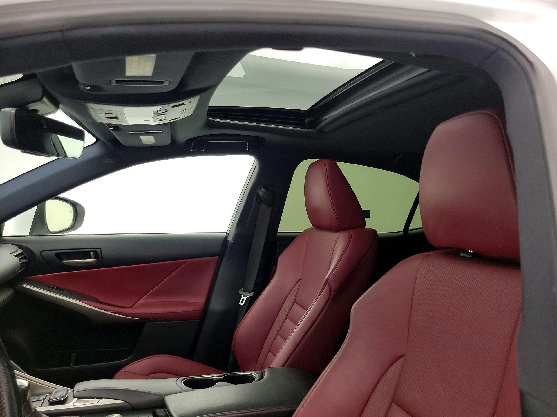Thumbnail: 2018 Lexus IS - 18