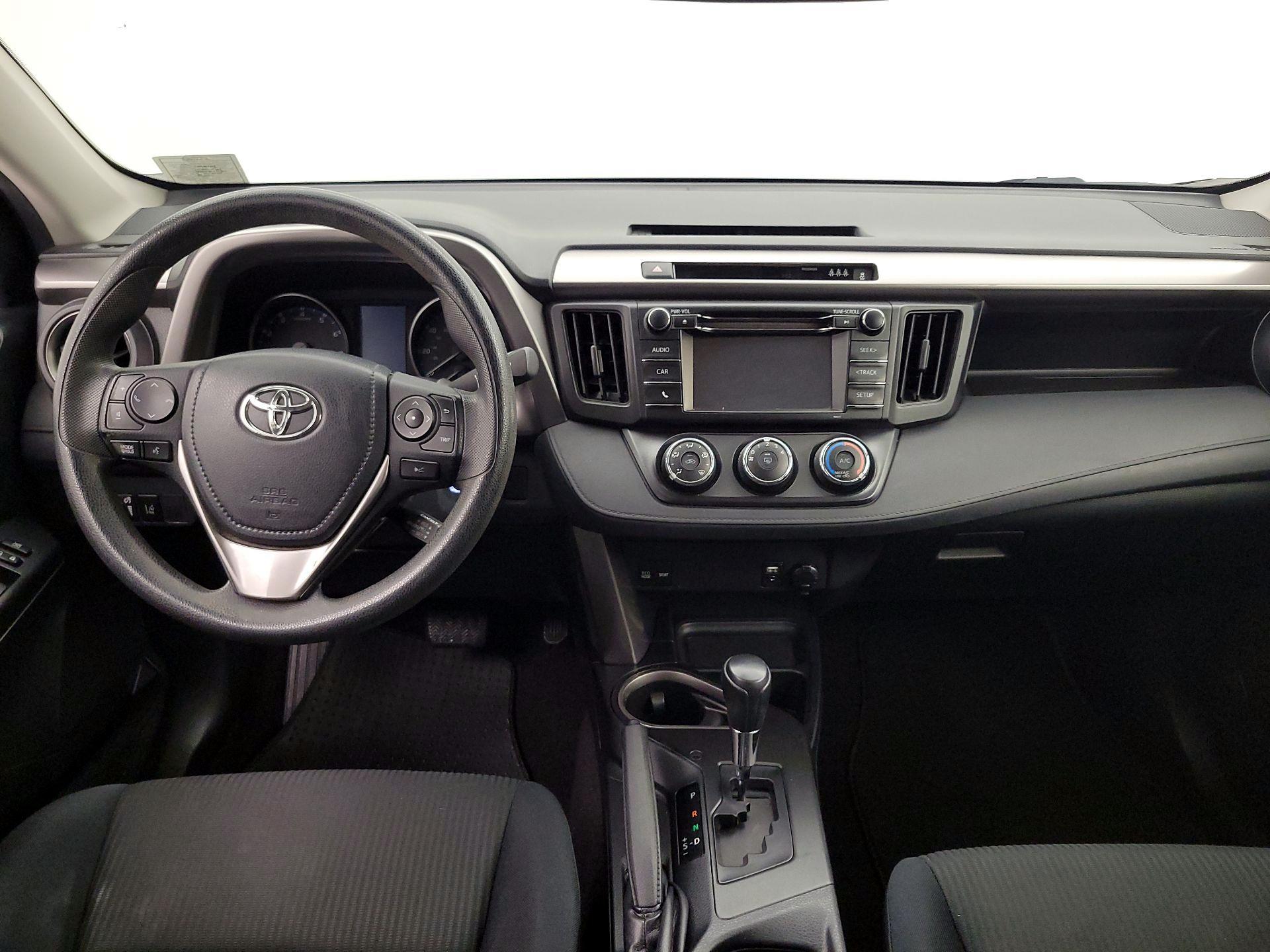 Thumbnail: 2017 Toyota RAV4 - 9