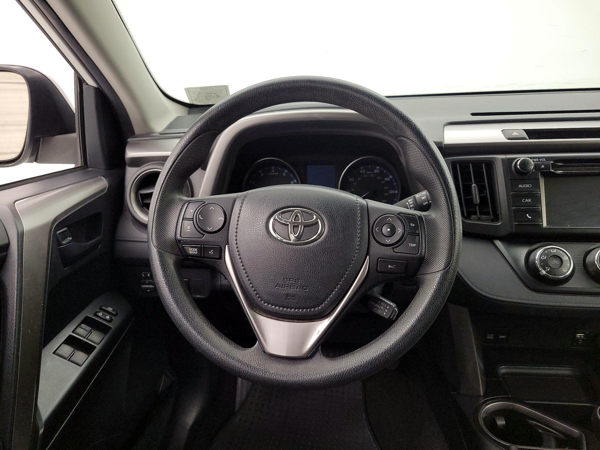 Thumbnail: 2017 Toyota RAV4 - 10