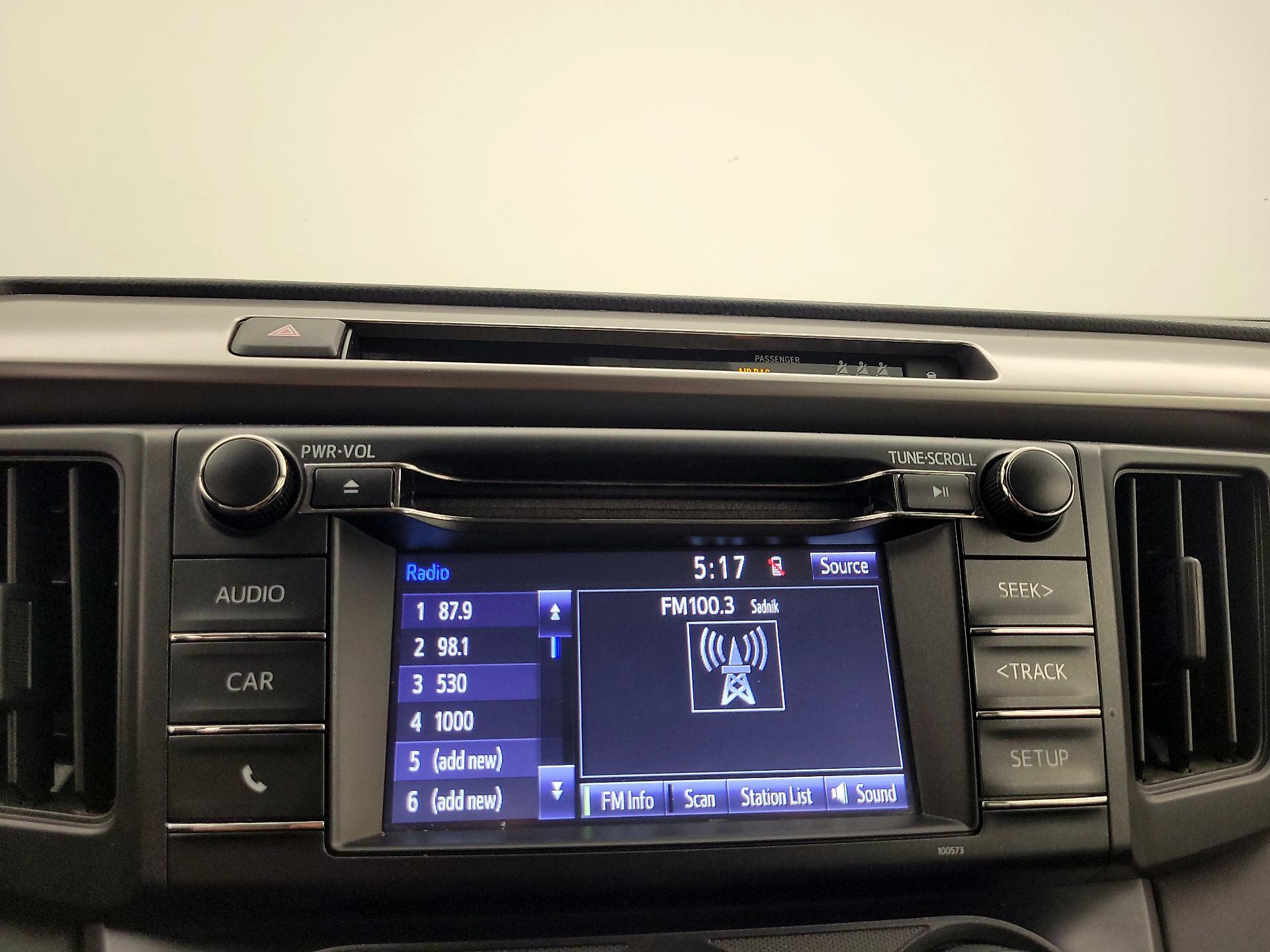 Thumbnail: 2017 Toyota RAV4 - 15