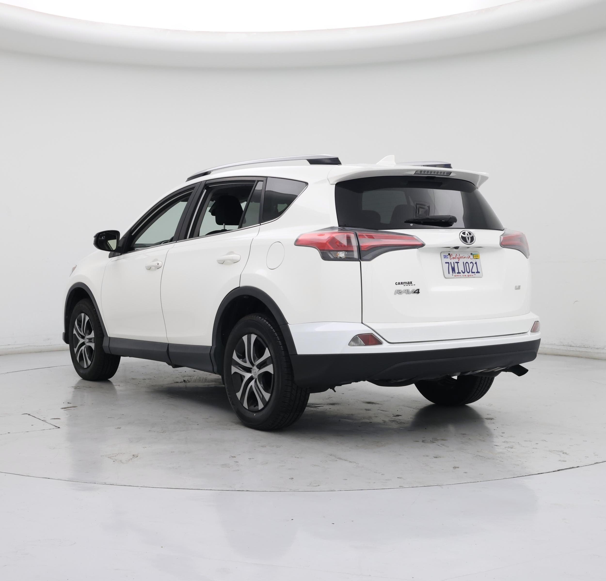 Thumbnail: 2017 Toyota RAV4 - 2