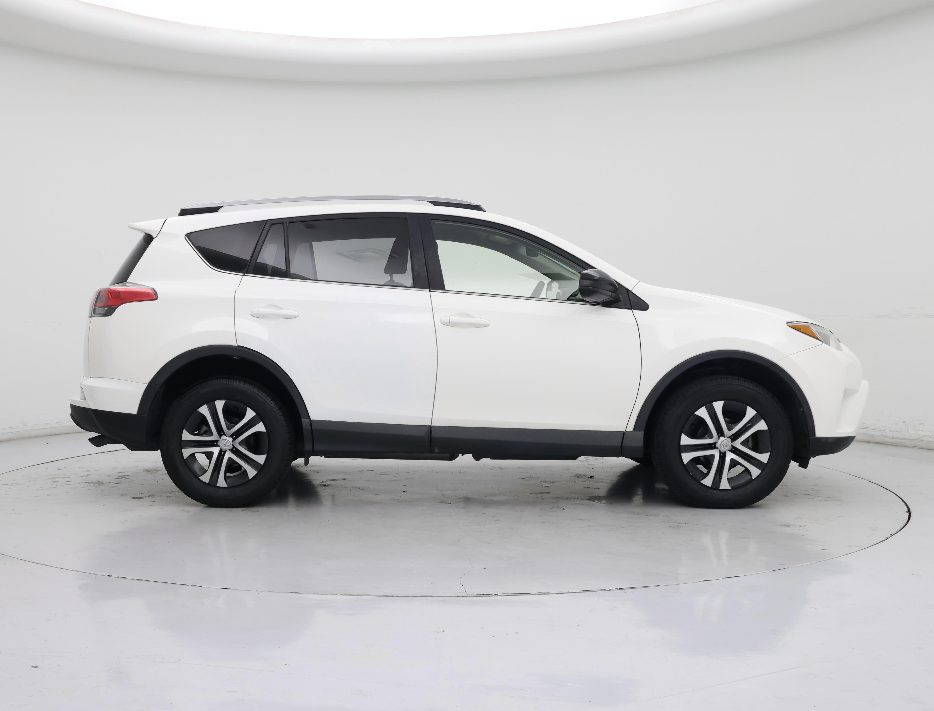 Thumbnail: 2017 Toyota RAV4 - 7