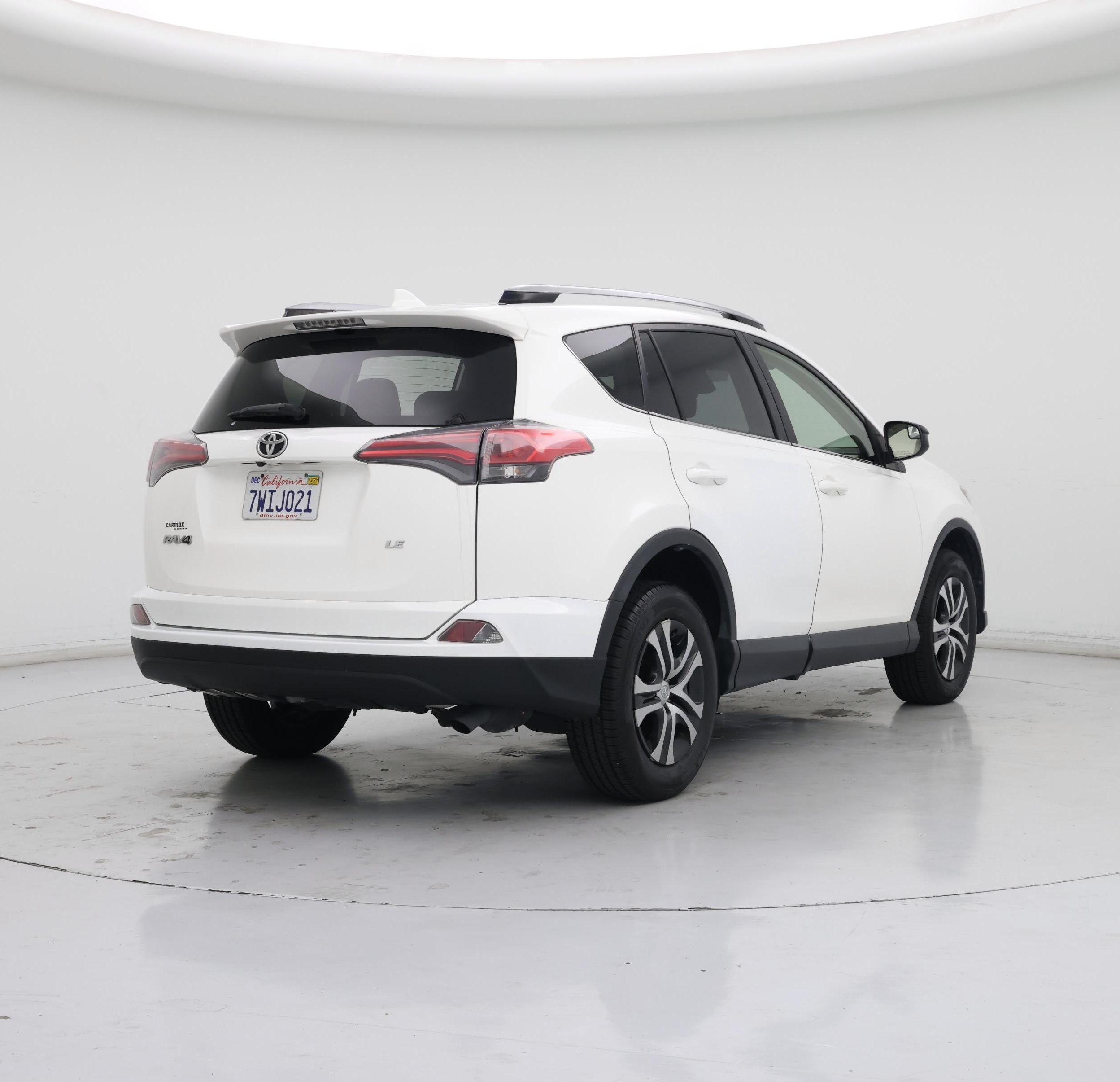 Thumbnail: 2017 Toyota RAV4 - 8