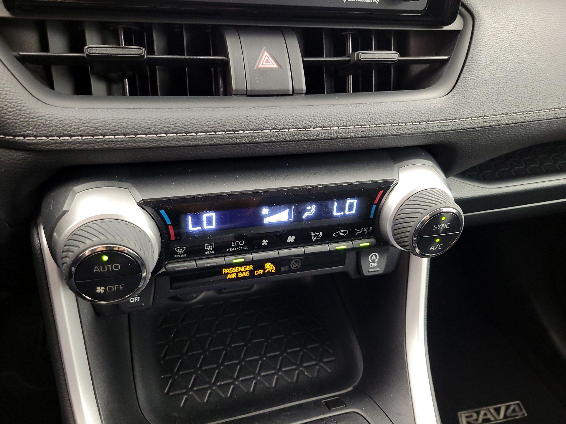 Thumbnail: 2020 Toyota RAV4 - 16