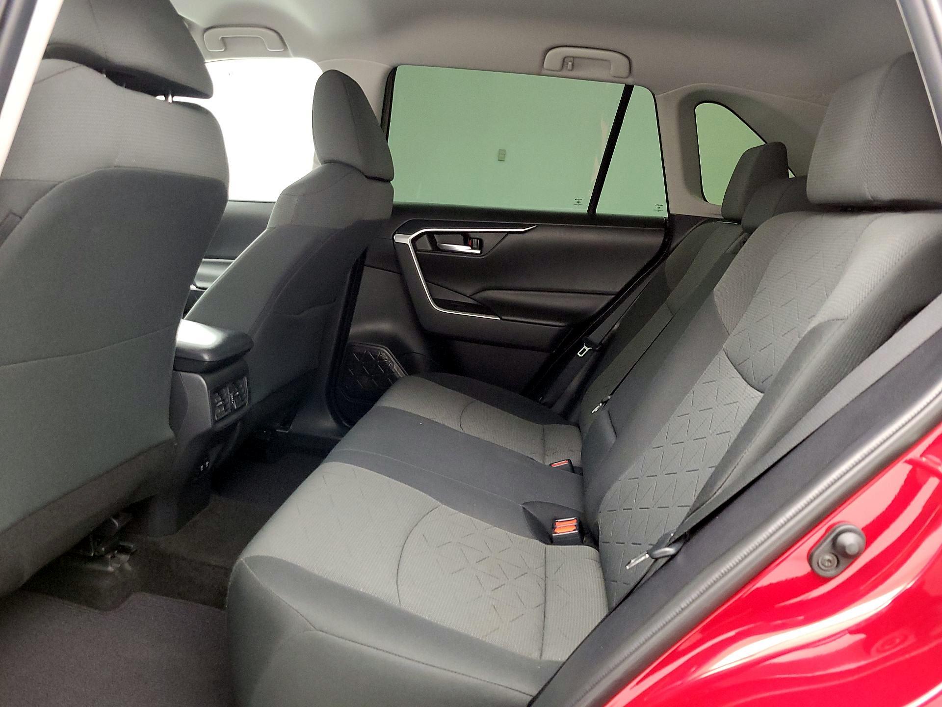 Thumbnail: 2020 Toyota RAV4 - 19