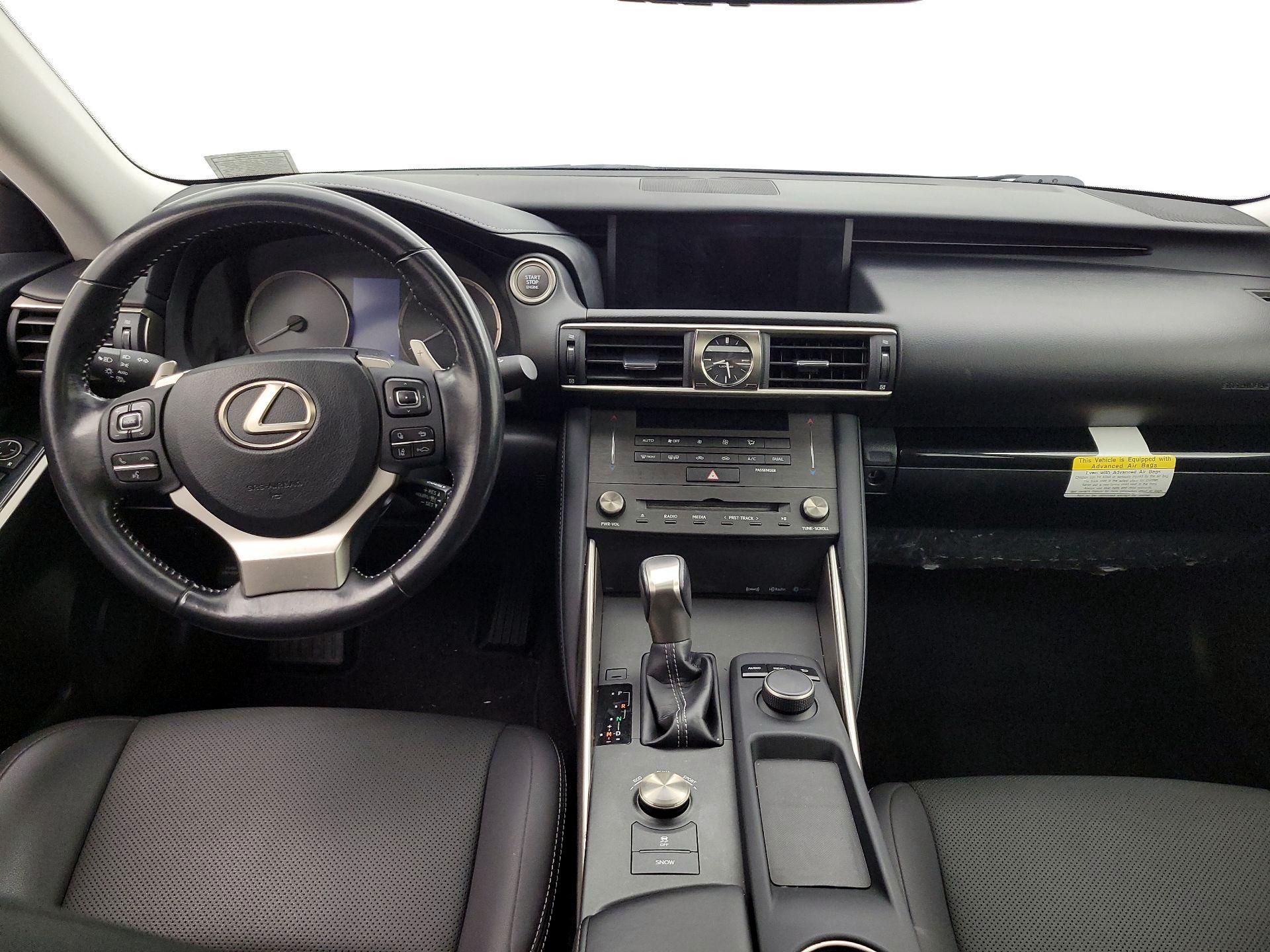 Thumbnail: 2019 Lexus IS - 9