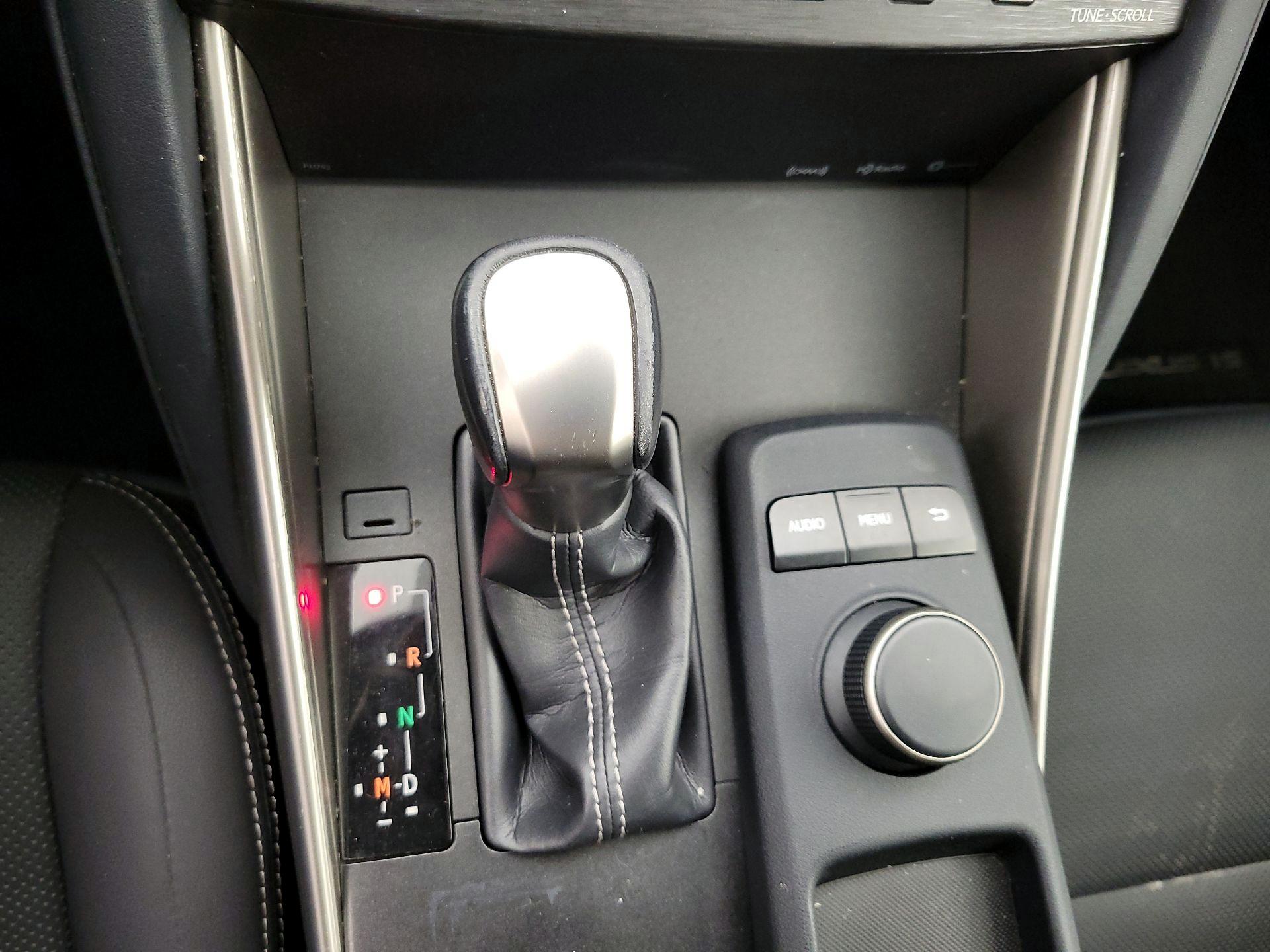 Thumbnail: 2019 Lexus IS - 17