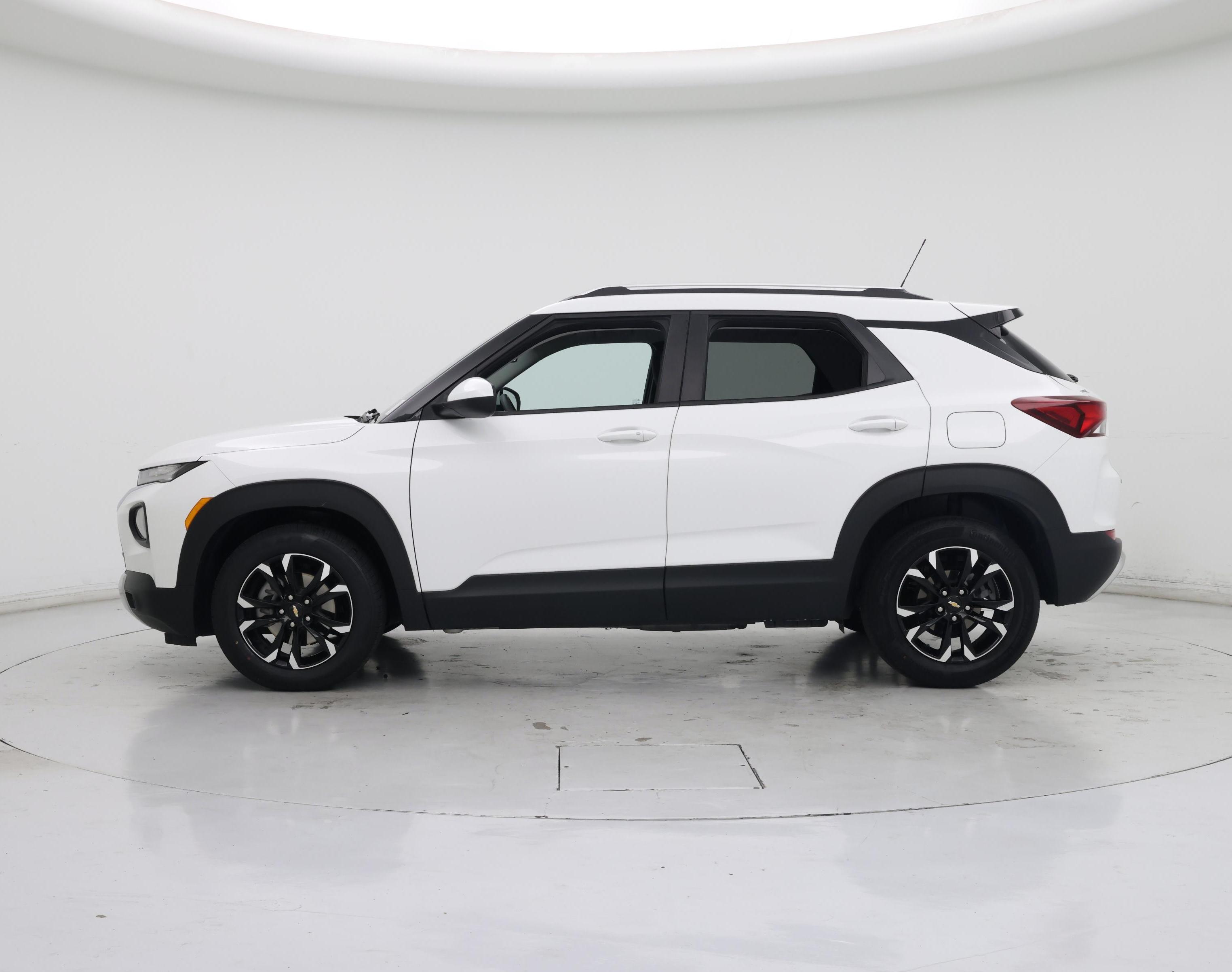 Thumbnail: 2023 Chevrolet TrailBlazer - 3