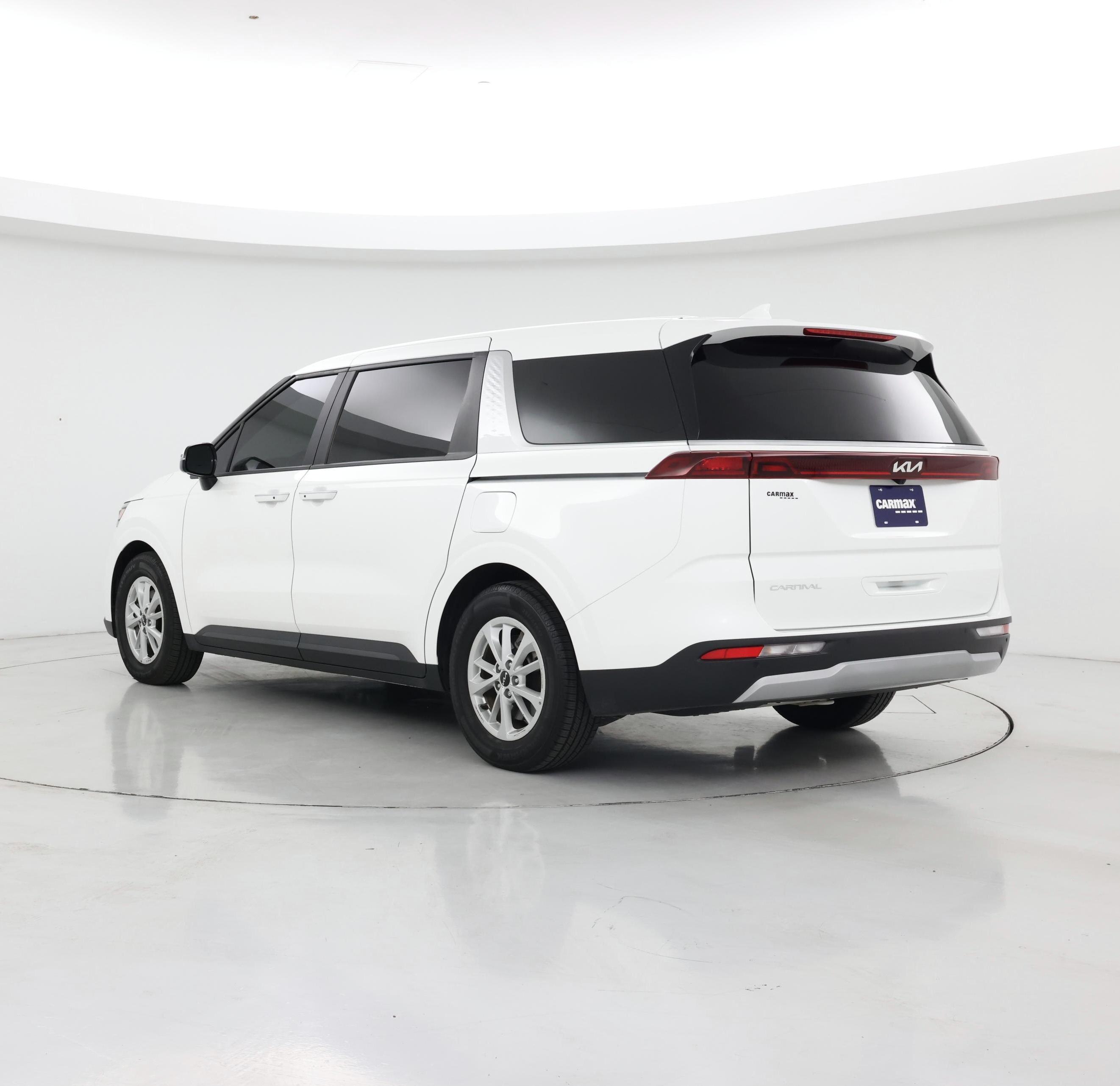Thumbnail: 2023 Kia Carnival - 2