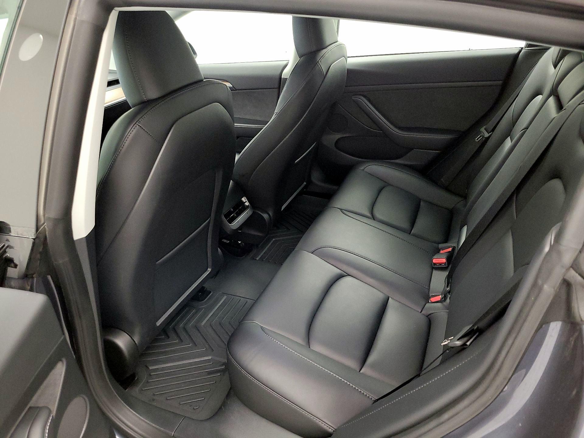 Thumbnail: 2023 Tesla Model 3 - 19