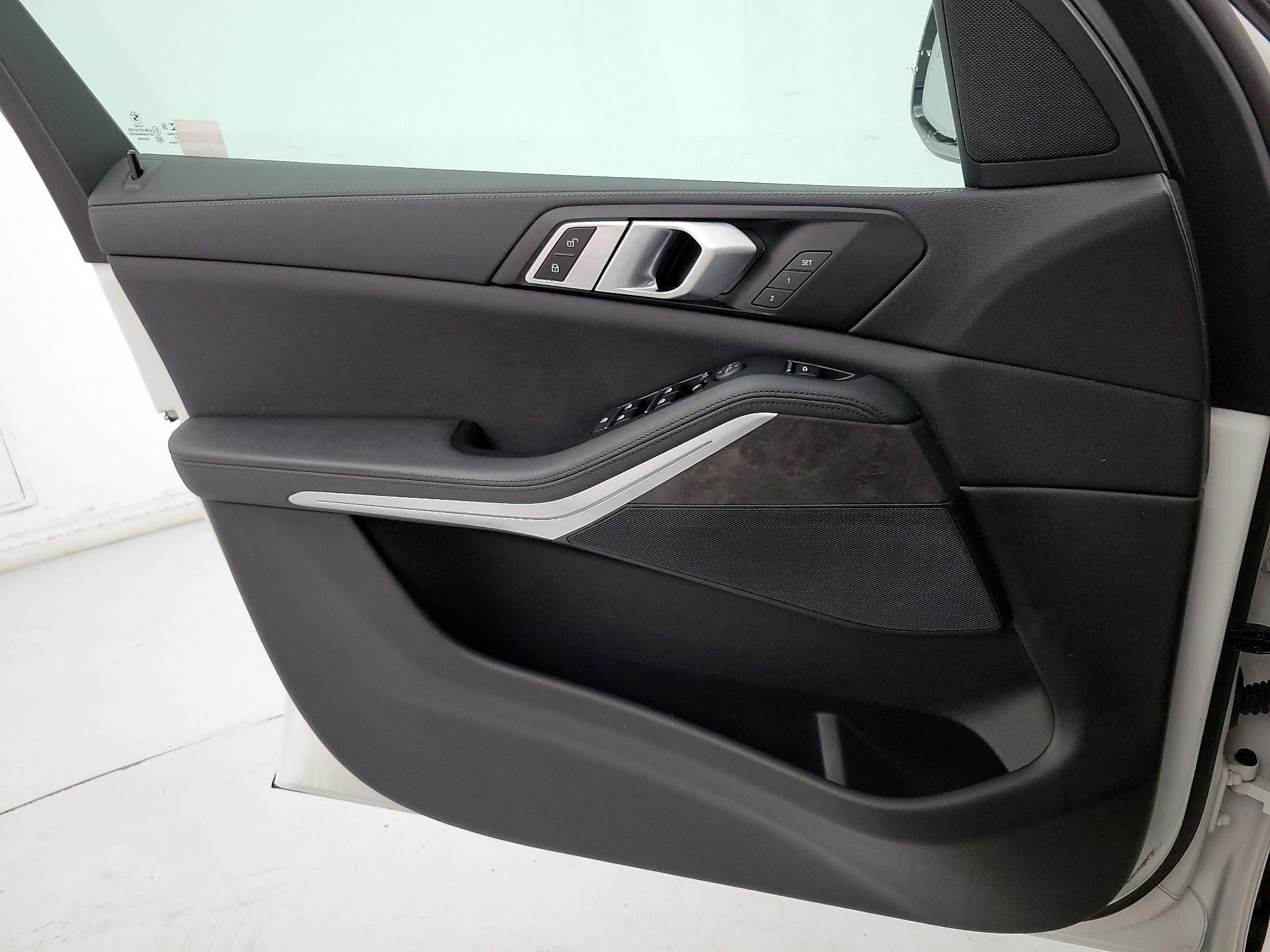 Thumbnail: 2022 BMW X5 - 12