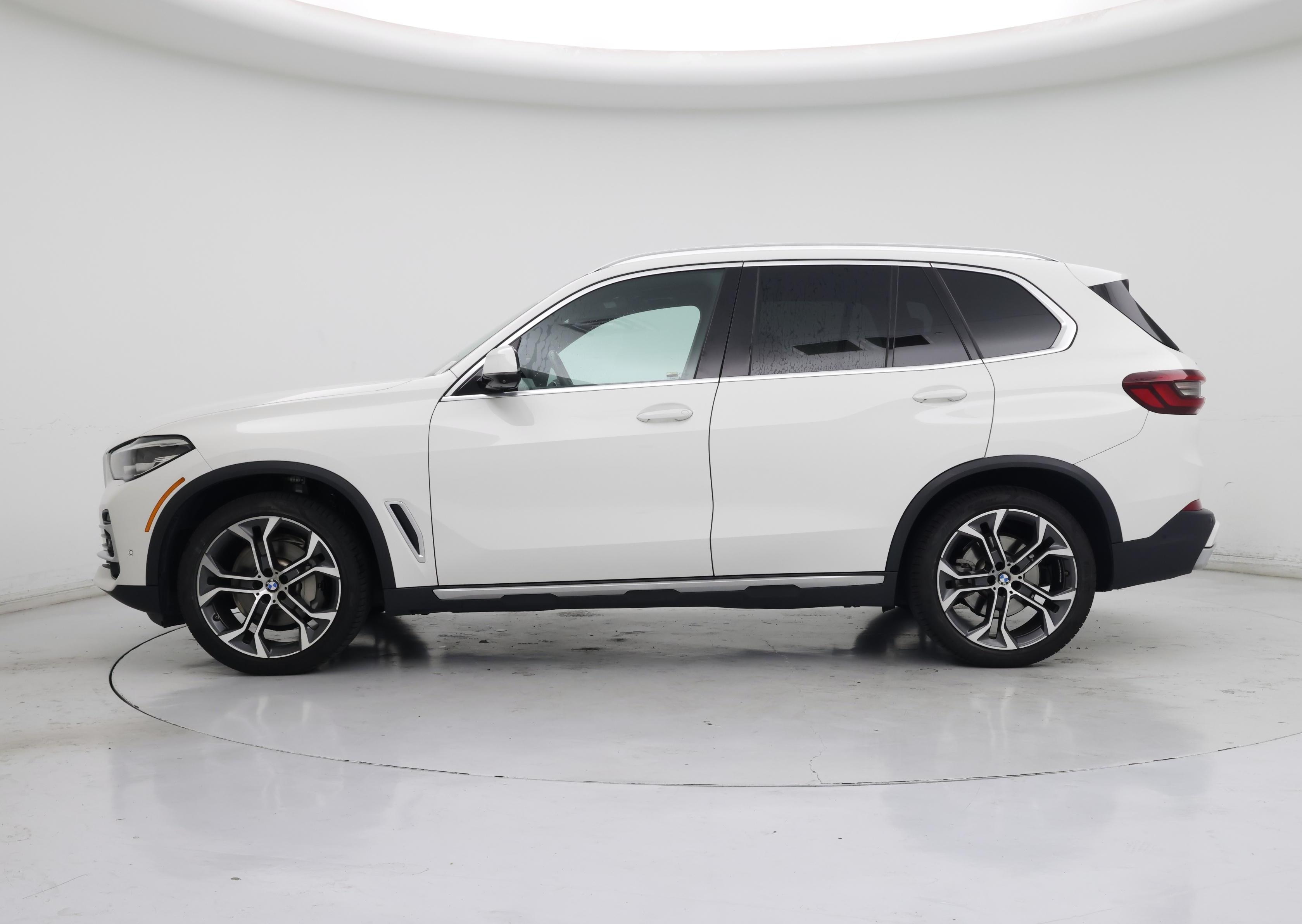 Thumbnail: 2022 BMW X5 - 3