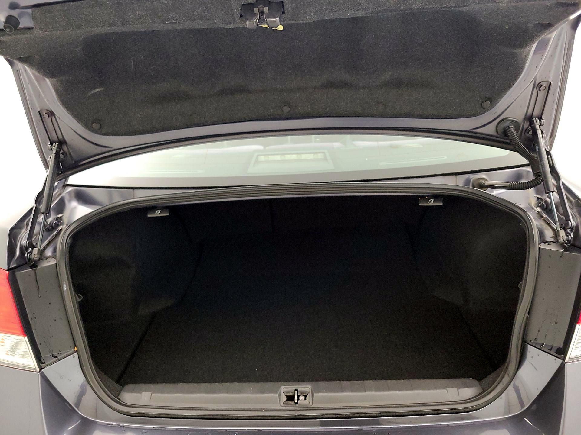 Thumbnail: 2014 Subaru Legacy - 18