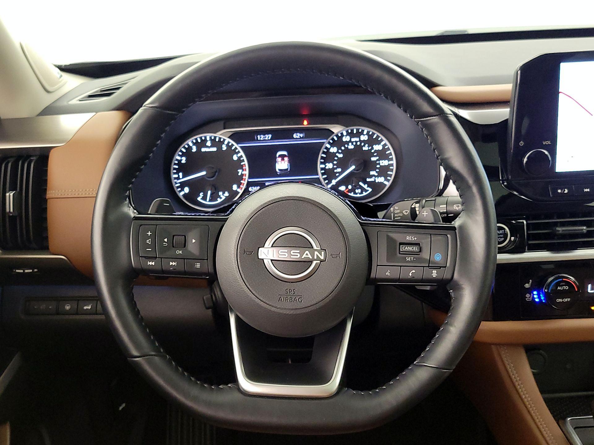 Thumbnail: 2022 Nissan Pathfinder - 10