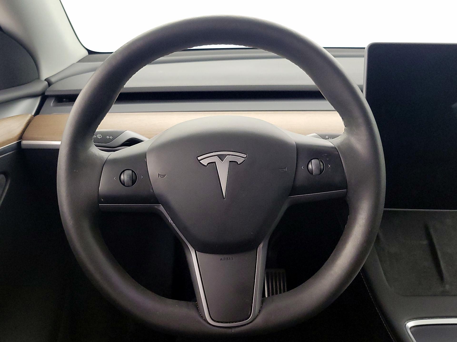 Thumbnail: 2023 Tesla Model Y - 10